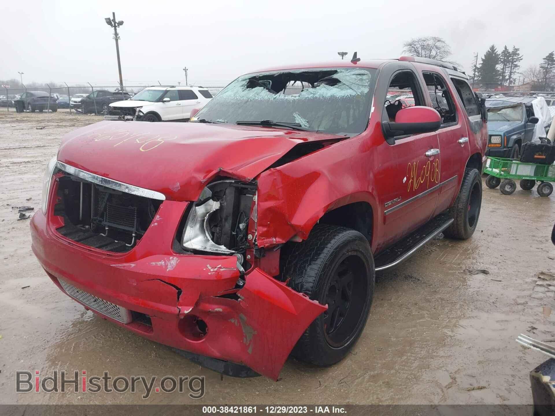 2014 GMC YUKON - VIN: 1GKS2EEF9ER224520 - Фото 2
