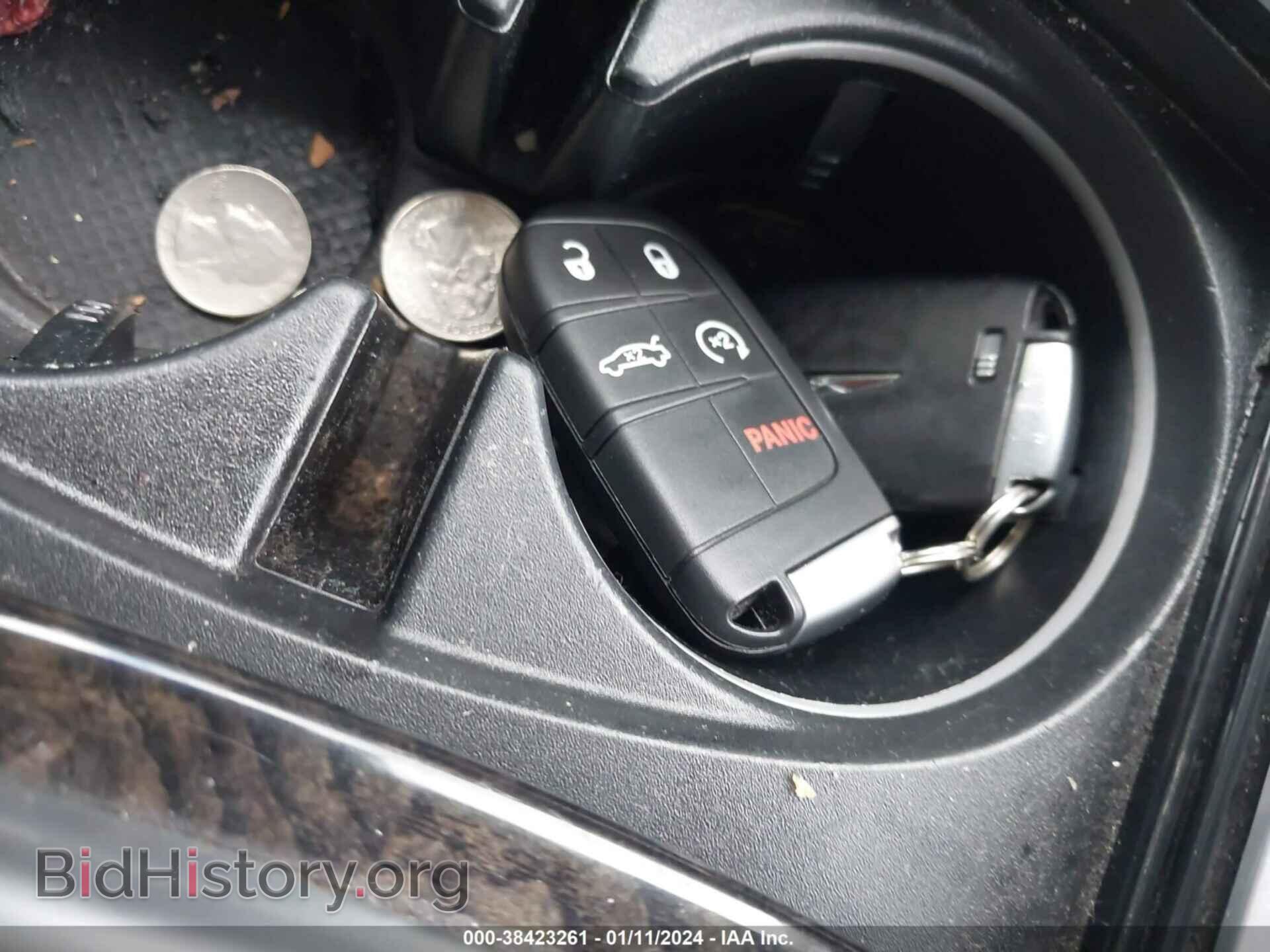 2018 CHRYSLER 300 - VIN: 2C3CCAEG1JH244032 - Фото 11