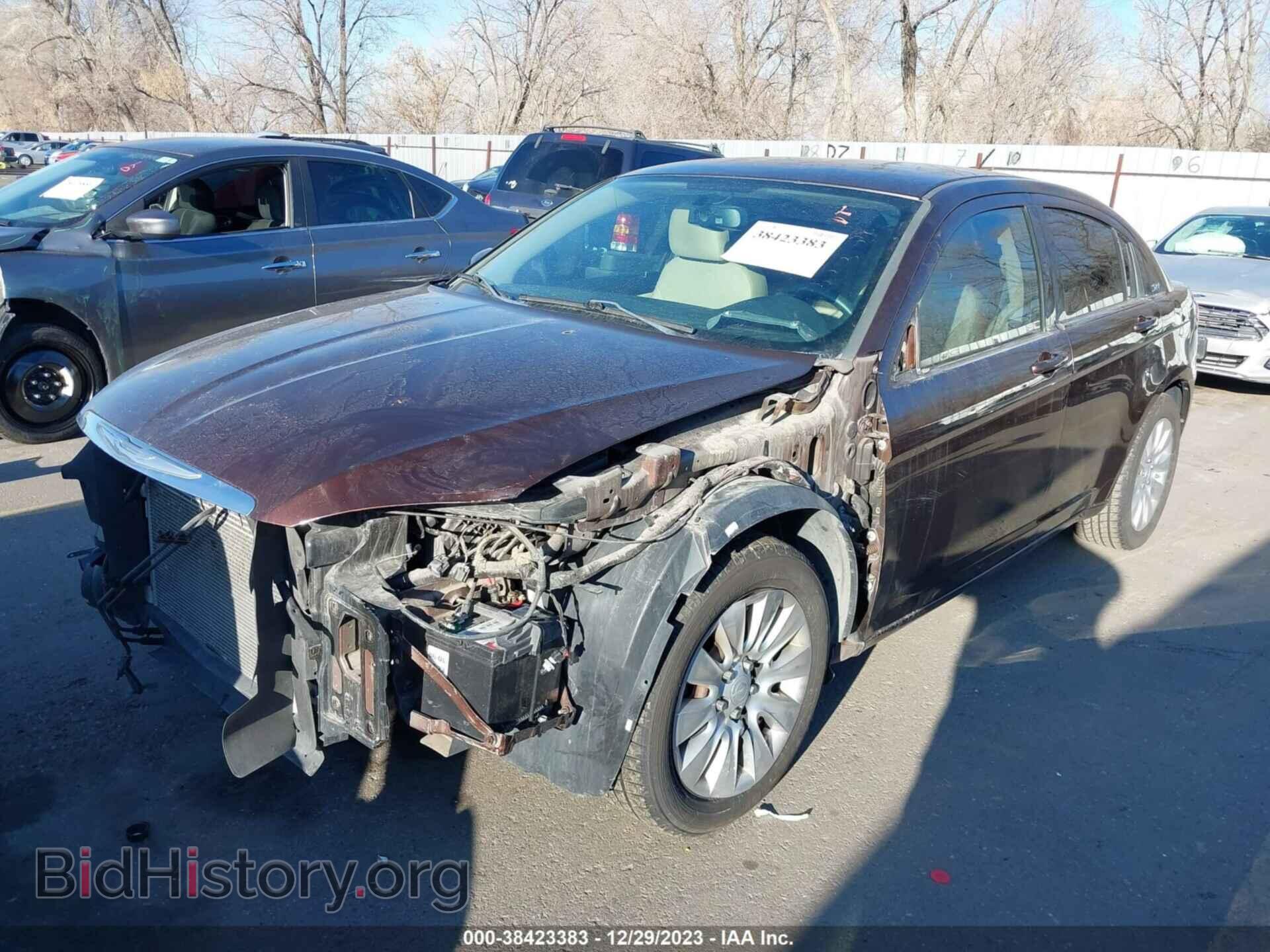 2013 CHRYSLER 200 - VIN: 1C3CCBAB0DN620876 - Фото 2