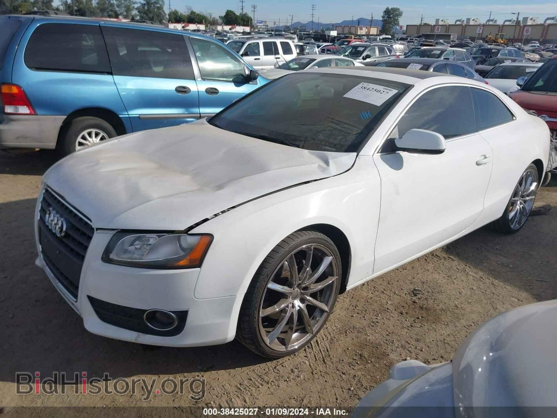 2010 AUDI A5 - VIN: WAUCFAFR5AA059447 - Фото 2