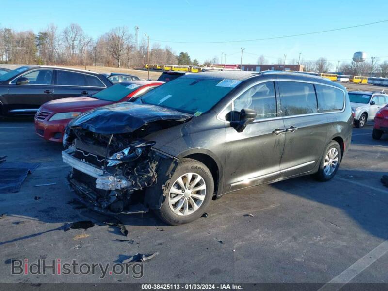 2019 Chrysler PACIFICA (VIN 2C4RC1BG9KR624757) — photo 2 of 16