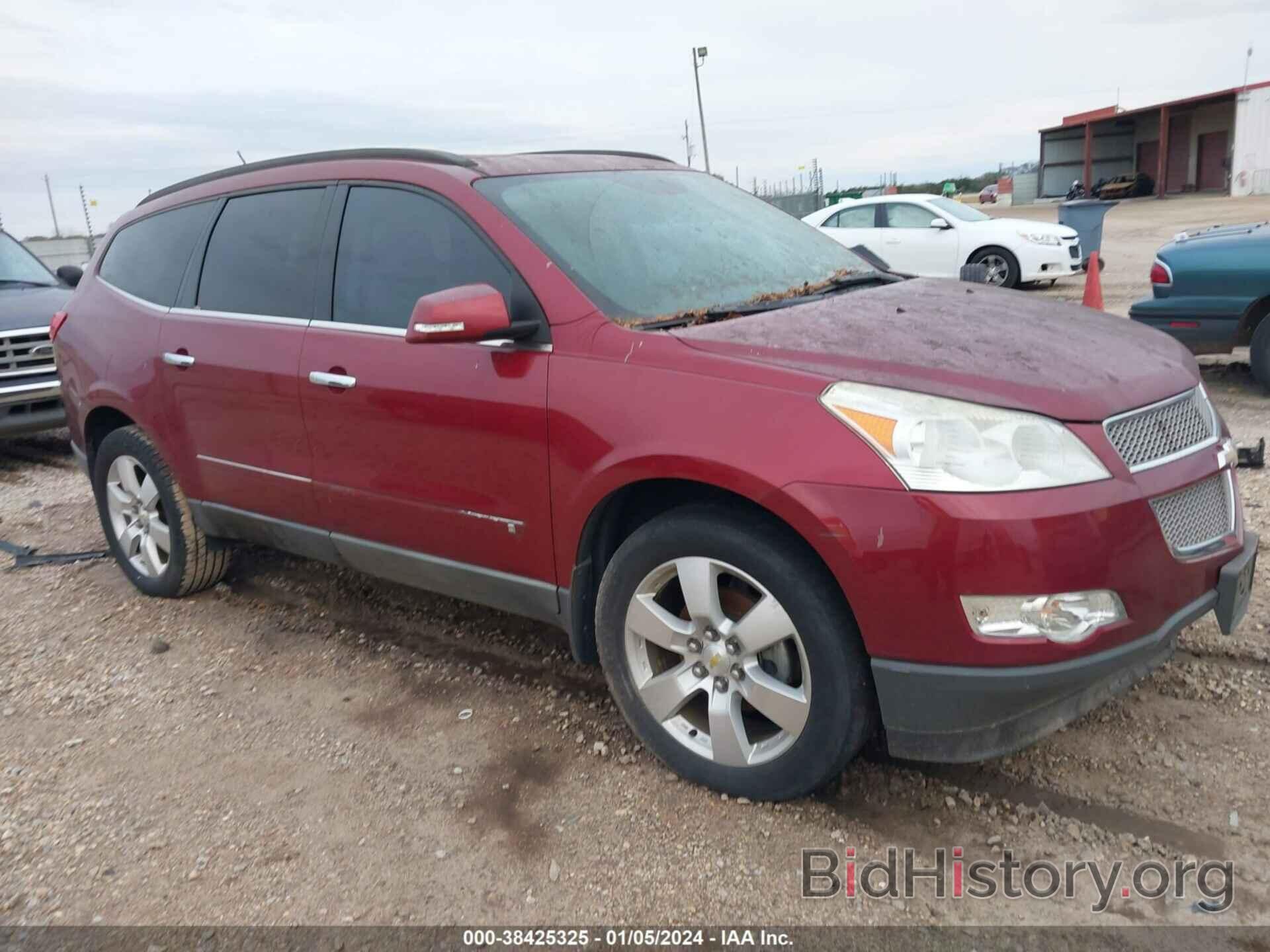 Photo 1GNLVHED9AS106856 - CHEVROLET TRAVERSE 2010