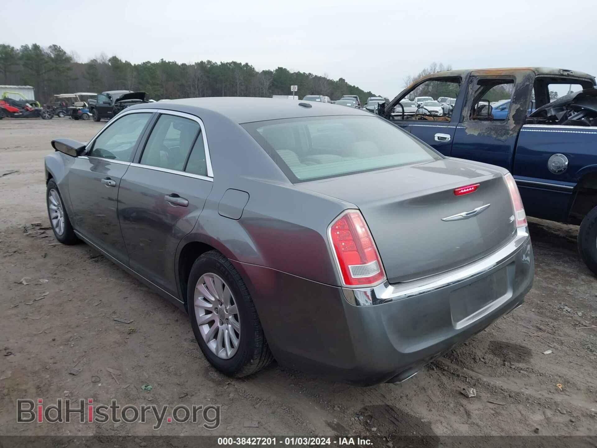 2012 CHRYSLER 300 - VIN: 2C3CCAAG3CH312971 - Фото 3