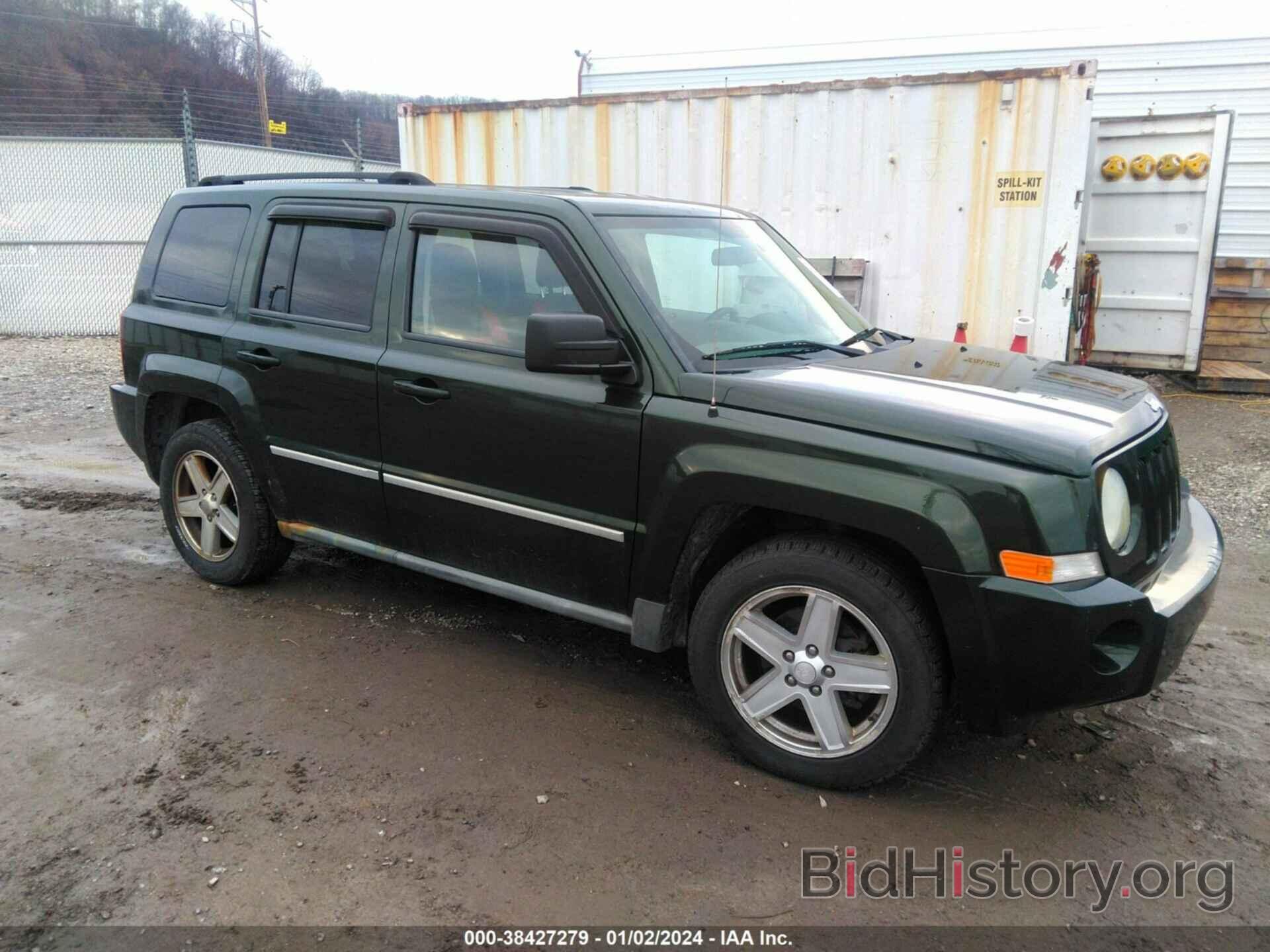 Photo 1J4NF1GB0AD620403 - JEEP PATRIOT 2010