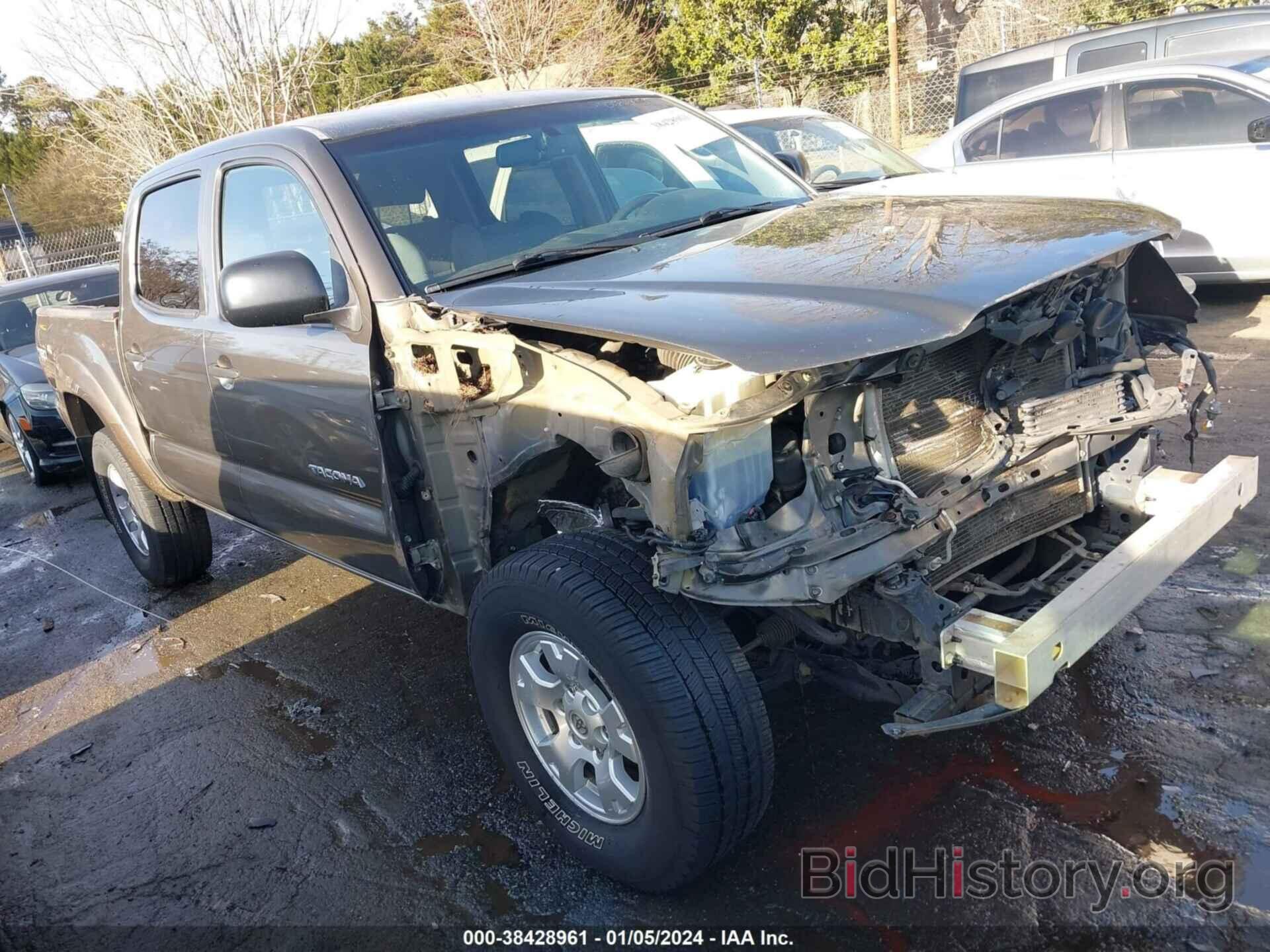 Photo 3TMLU4EN8BM076675 - TOYOTA TACOMA 2011