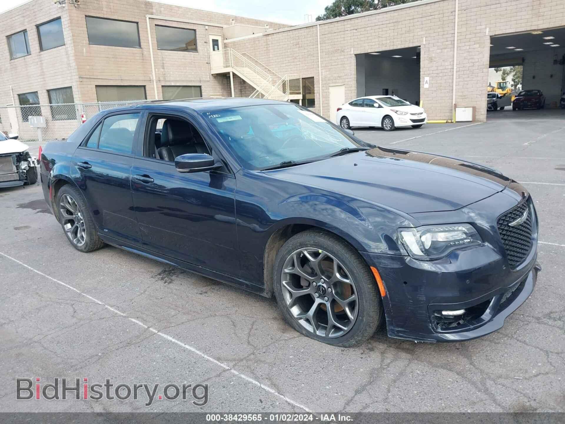 Фотография 2C3CCABG2JH261488 - CHRYSLER 300 2018