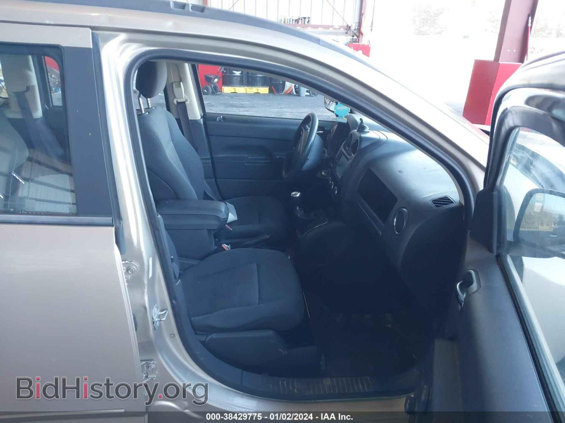 2010 JEEP COMPASS - VIN: 1J4NF4FB1AD524430 - Фото 5