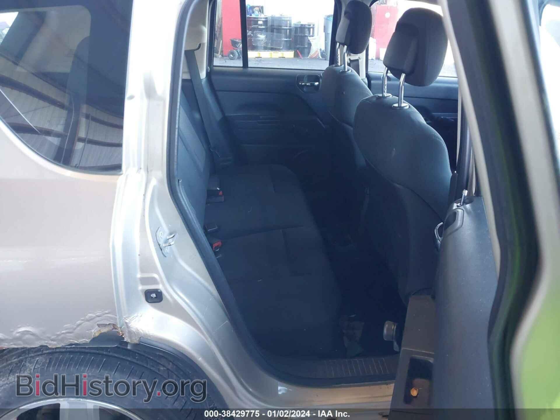 2010 JEEP COMPASS - VIN: 1J4NF4FB1AD524430 - Фото 8