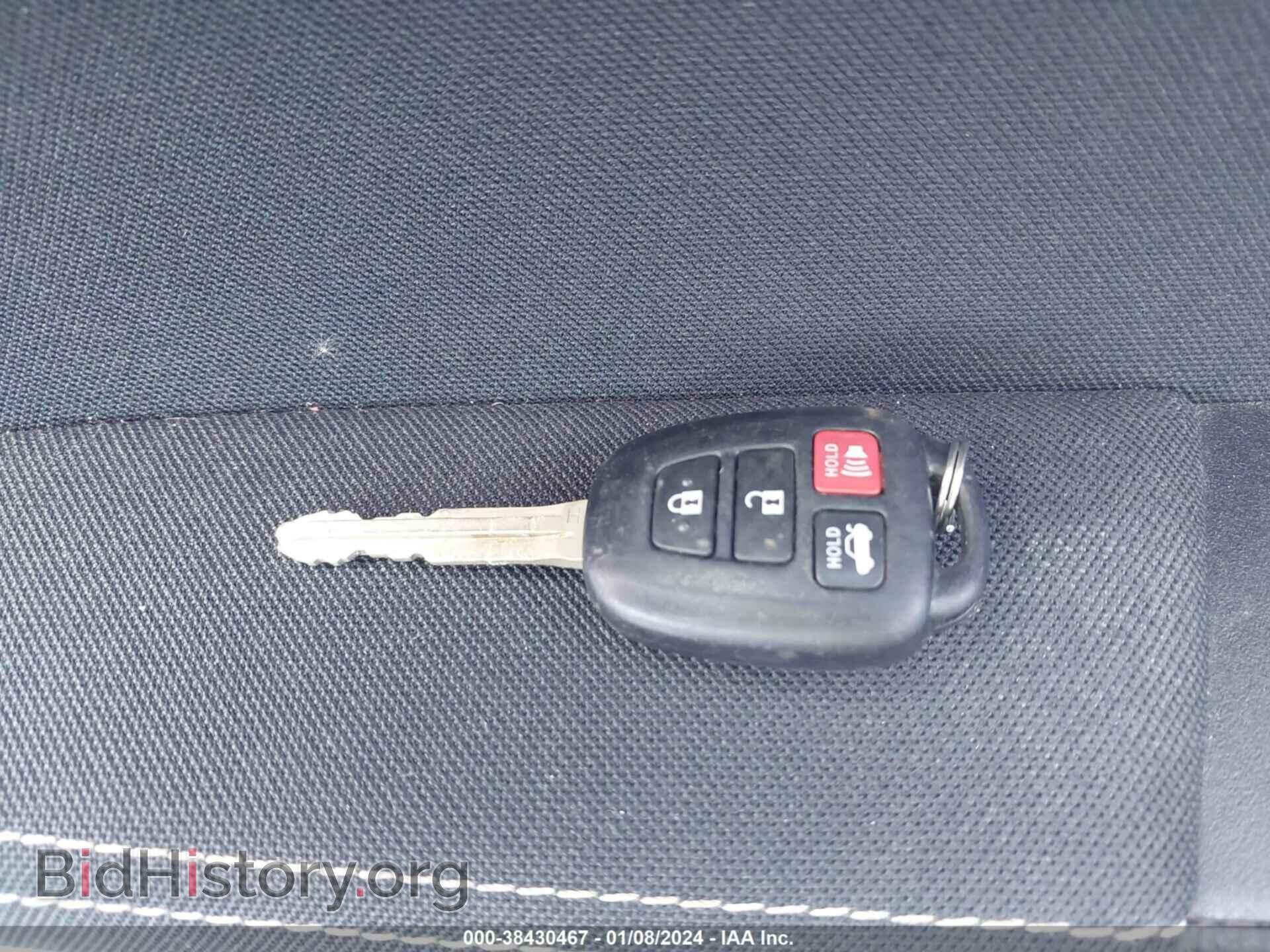 2015 TOYOTA COROLLA - VIN: 2T1BURHE2FC413036 - Фото 11