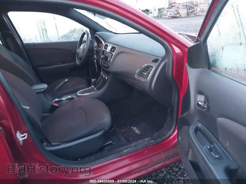 2013 Chrysler 200 (VIN 1C3CCBAB6DN561901) — photo 5 of 11
