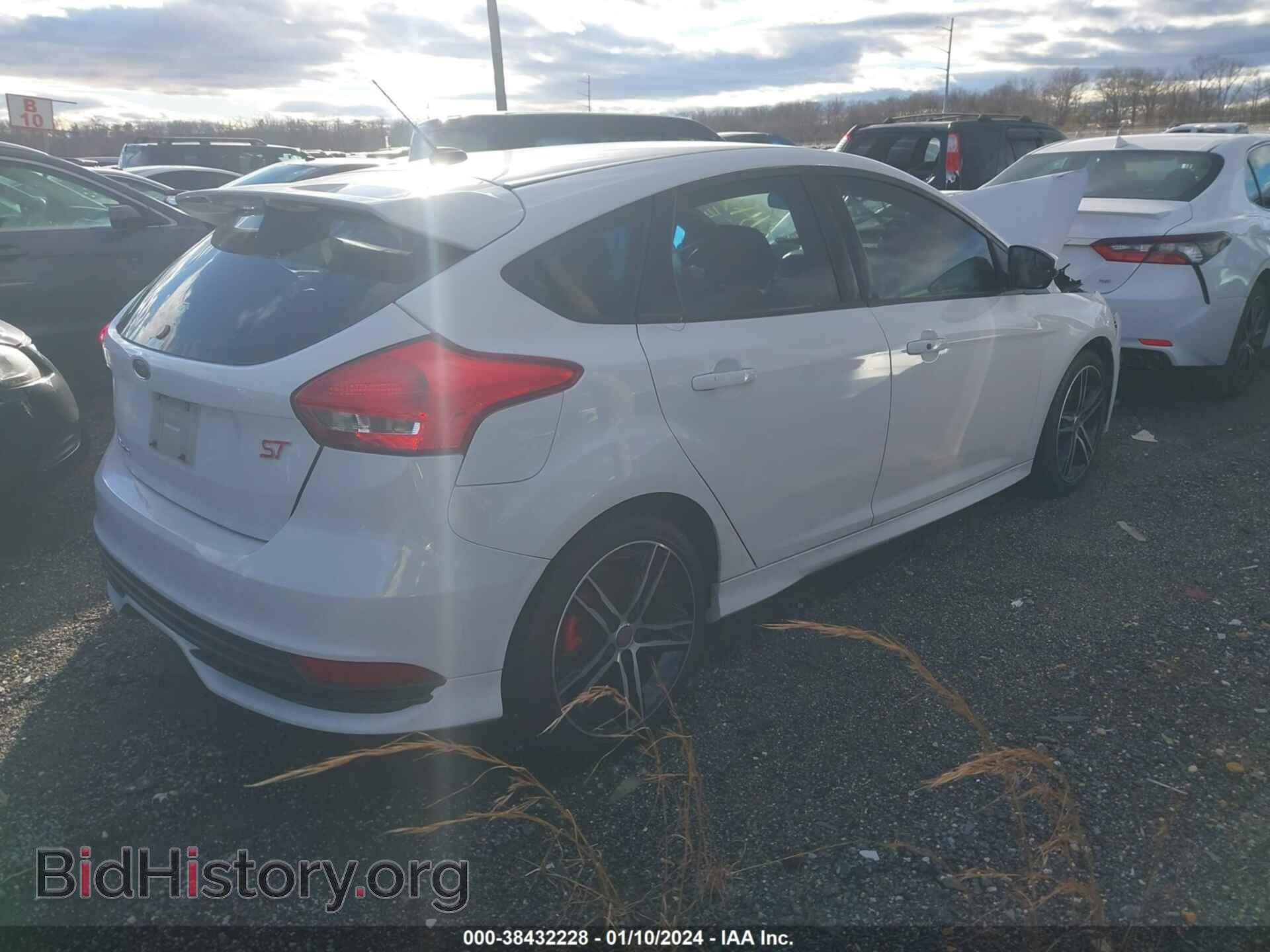 2018 FORD FOCUS ST - VIN: 1FADP3L98JL256708 - Фото 4