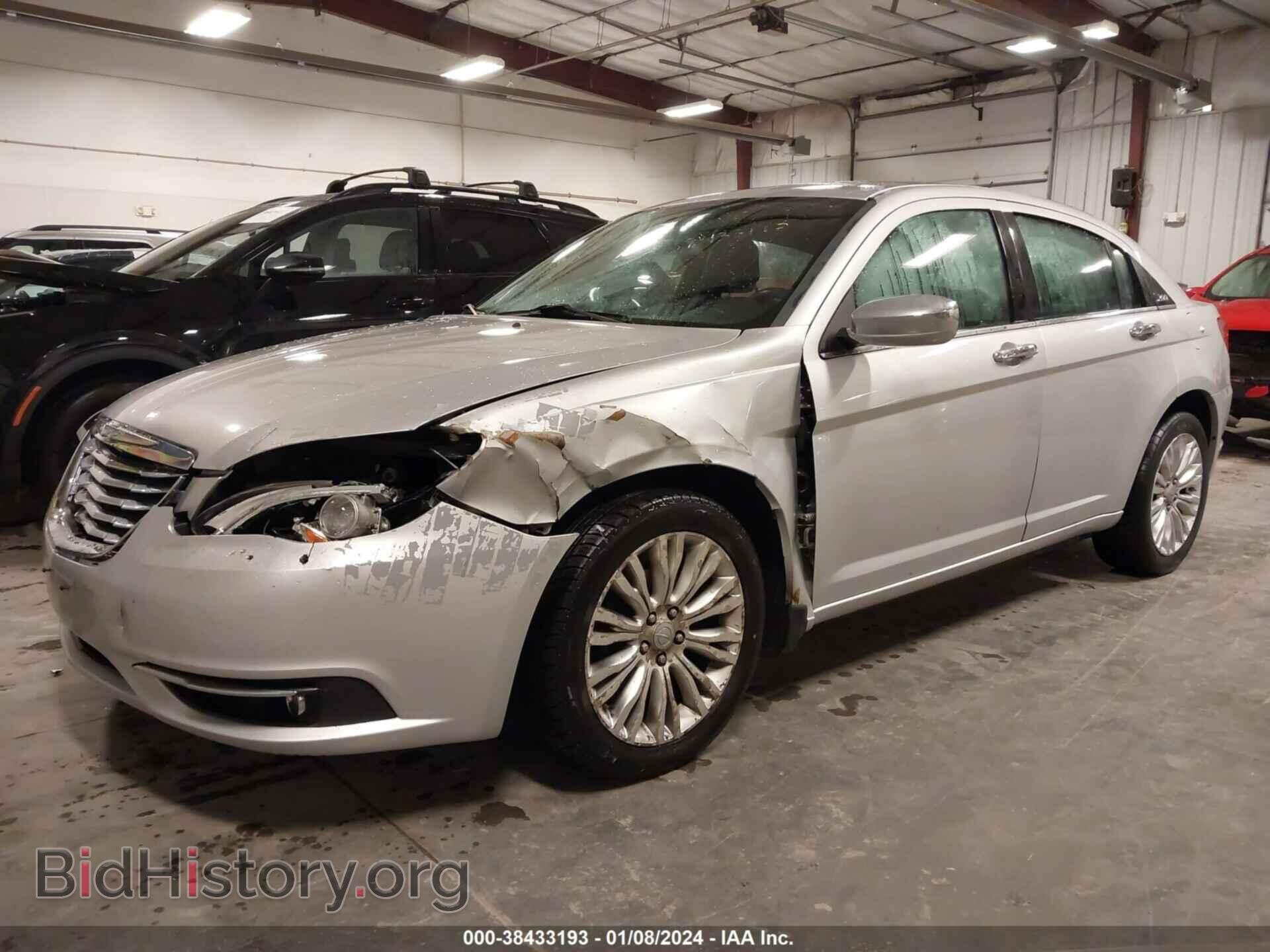 2012 CHRYSLER 200 - VIN: 1C3CCBCB3CN140844 - Фото 2