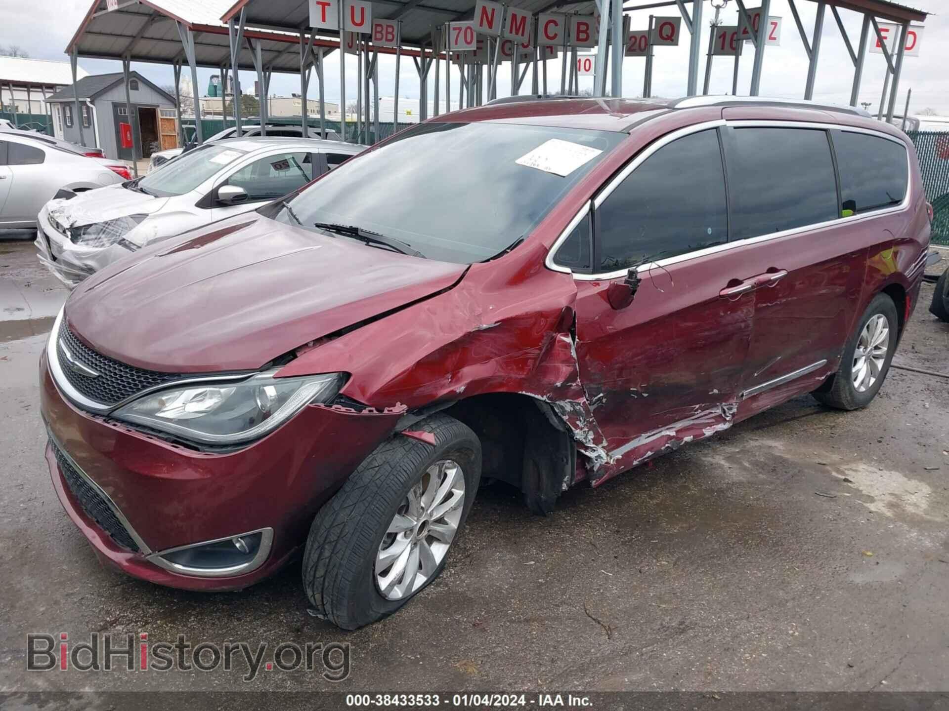 2018 CHRYSLER PACIFICA - VIN: 2C4RC1BG8JR149570 - Фото 2
