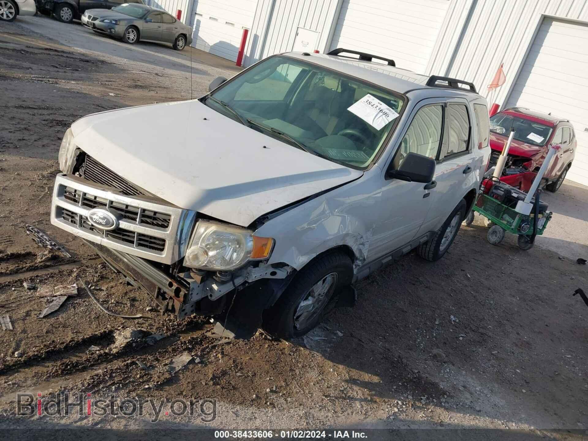 2011 FORD ESCAPE - VIN: 1FMCU0DG8BKA31928 - Фото 2