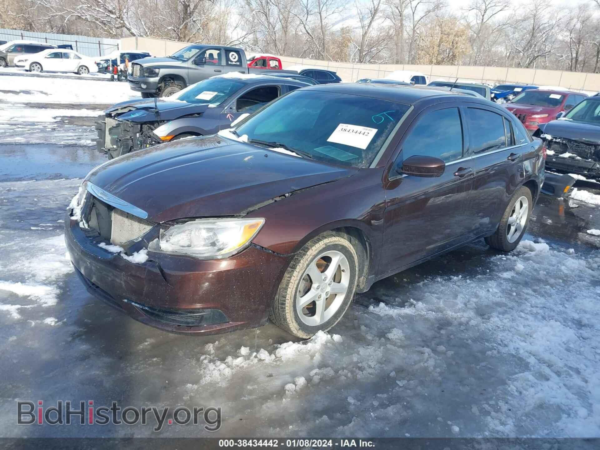 2013 CHRYSLER 200 - VIN: 1C3CCBAB6DN606660 - Photo 2