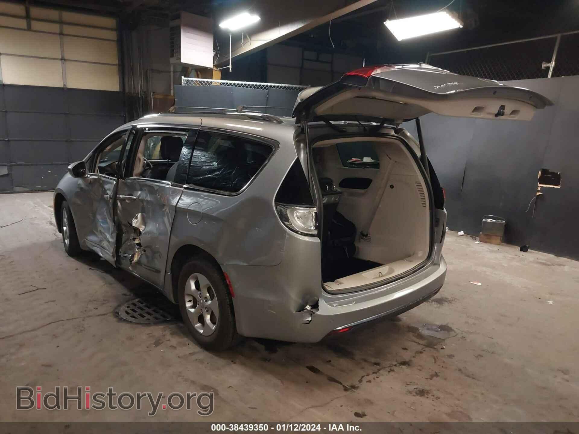 2017 CHRYSLER PACIFICA - VIN: 2C4RC1EG3HR528563 - Фото 3