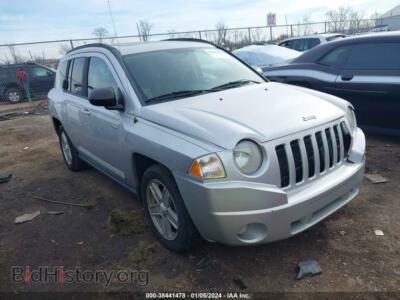 2010 Jeep COMPASS Sport, серебристый — VIN 1J4NT1FB7AD641128, IAAI