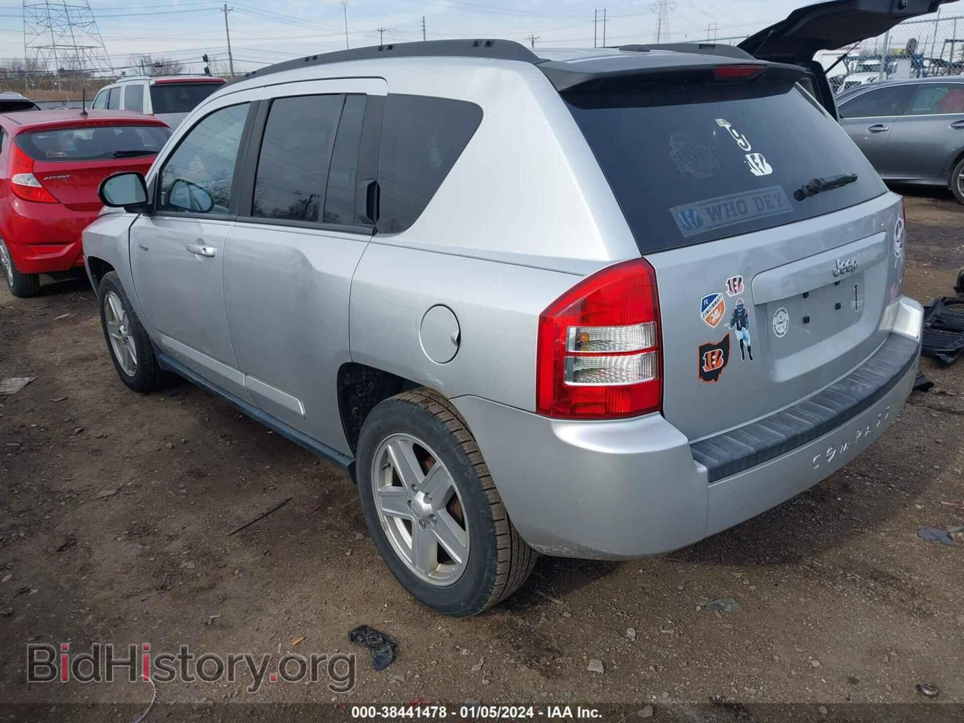 2010 JEEP COMPASS - VIN: 1J4NT1FB7AD641128 - Фото 3