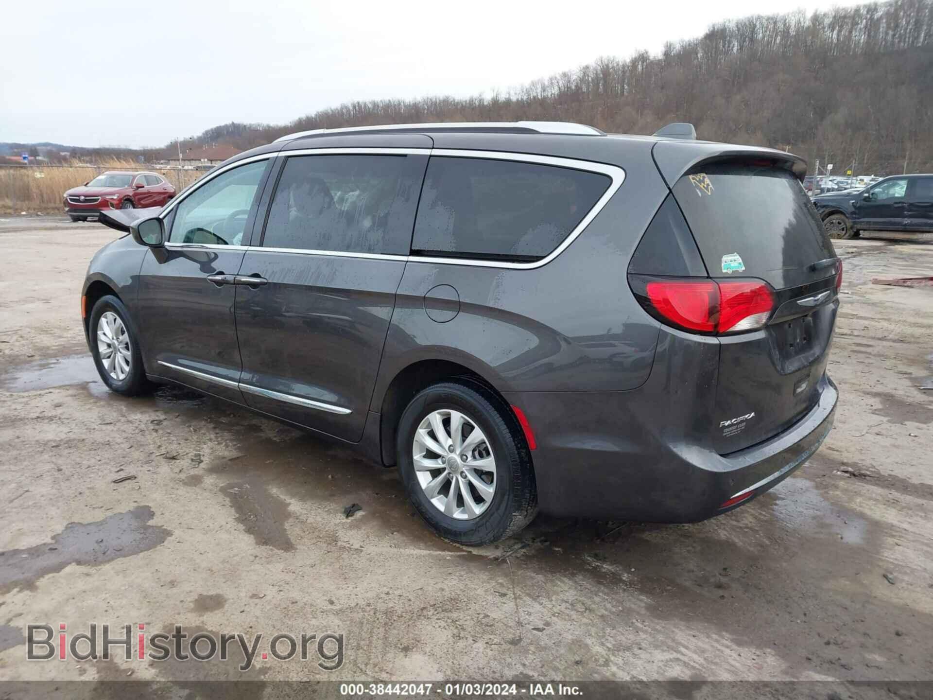2019 CHRYSLER PACIFICA - VIN: 2C4RC1BG0KR686757 - Photo 3