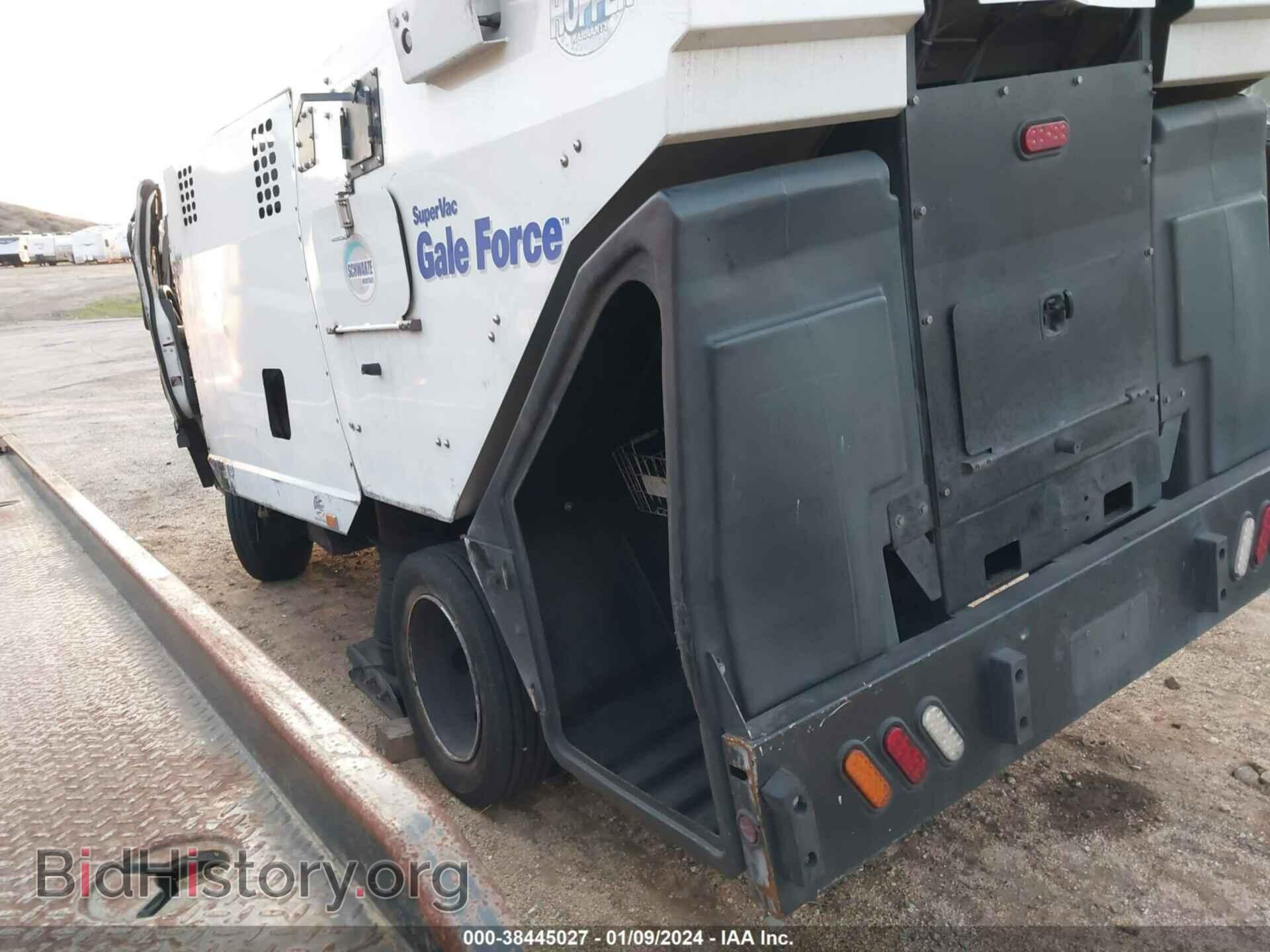 2018 ISUZU NPR HD - VIN: 54DC4W1B8JS804505 - Фото 3