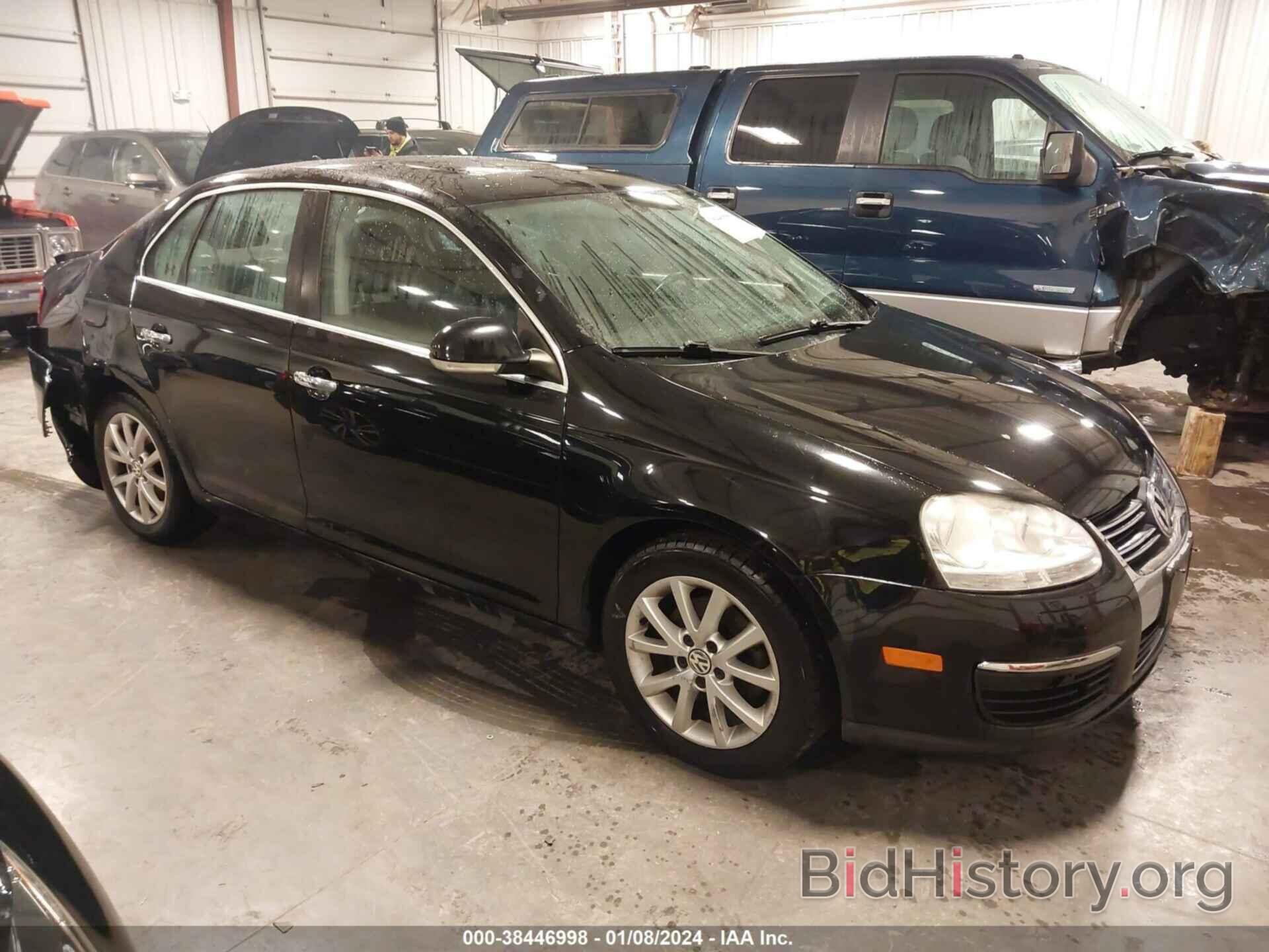 Photo 3VWRZ7AJ2AM108354 - VOLKSWAGEN JETTA 2010