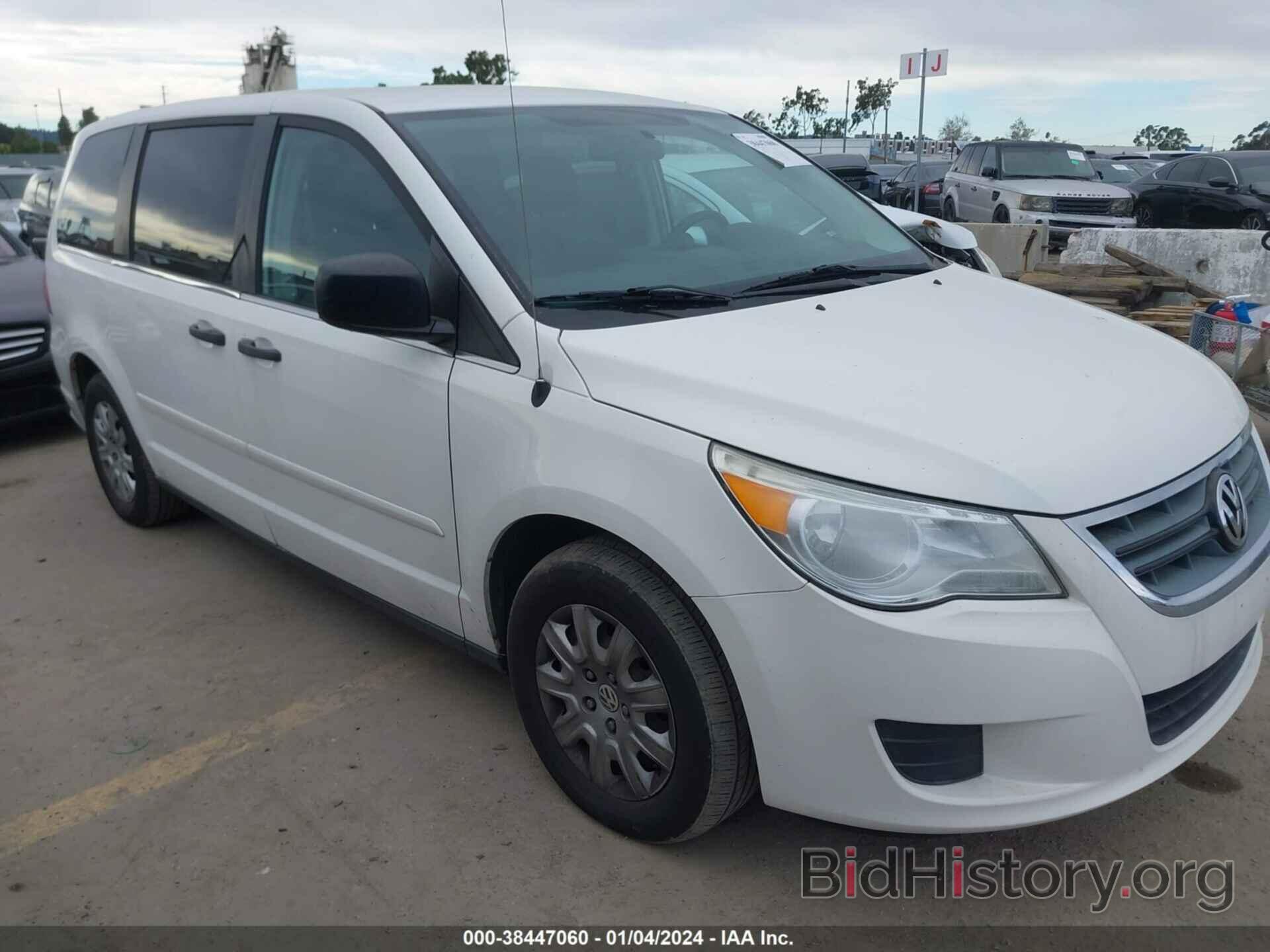 Photo 2C4RVAAG5CR391005 - VOLKSWAGEN ROUTAN 2012