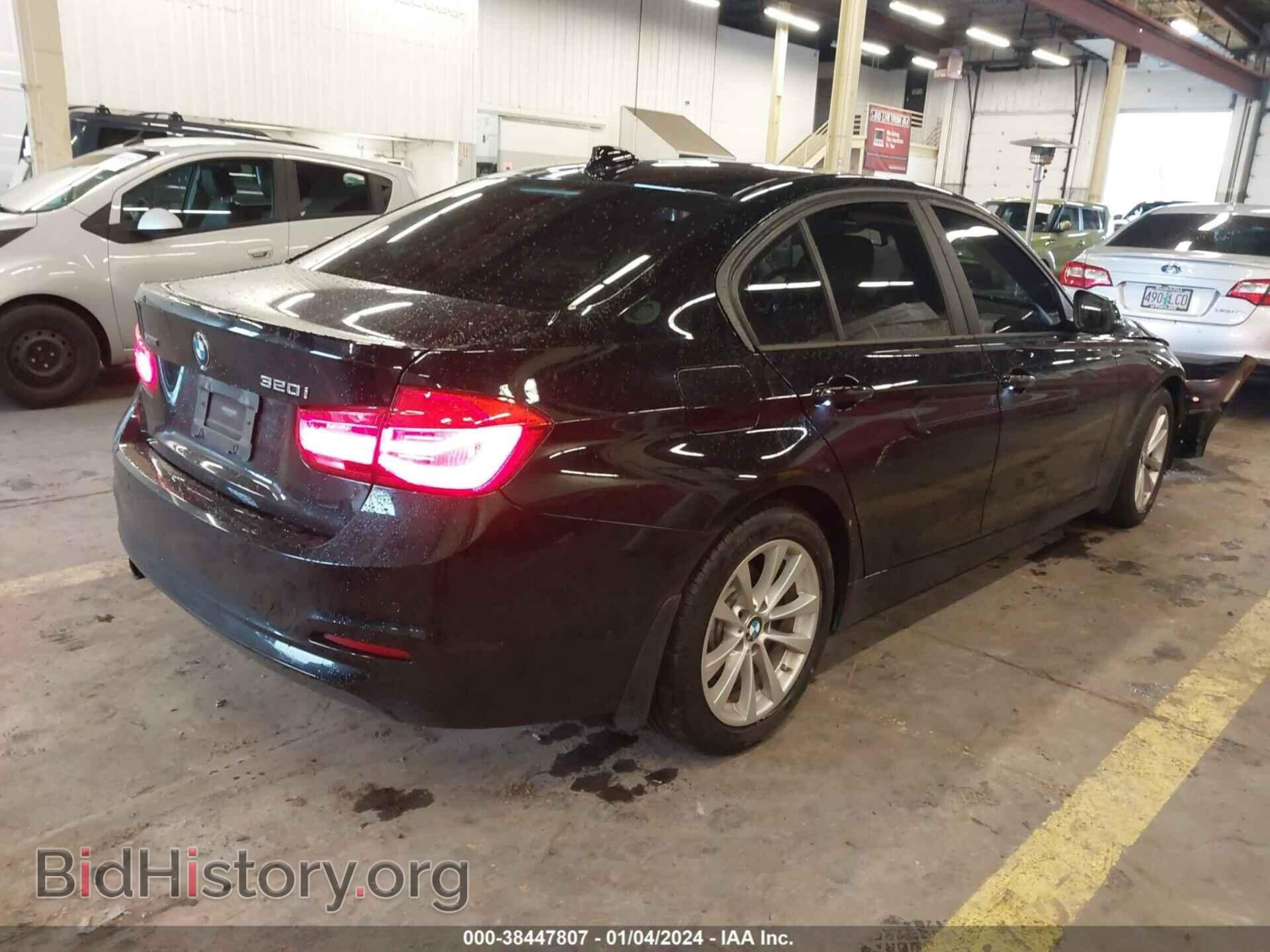 2017 BMW 320I - VIN: WBA8A3C35HK692258 - Фото 4