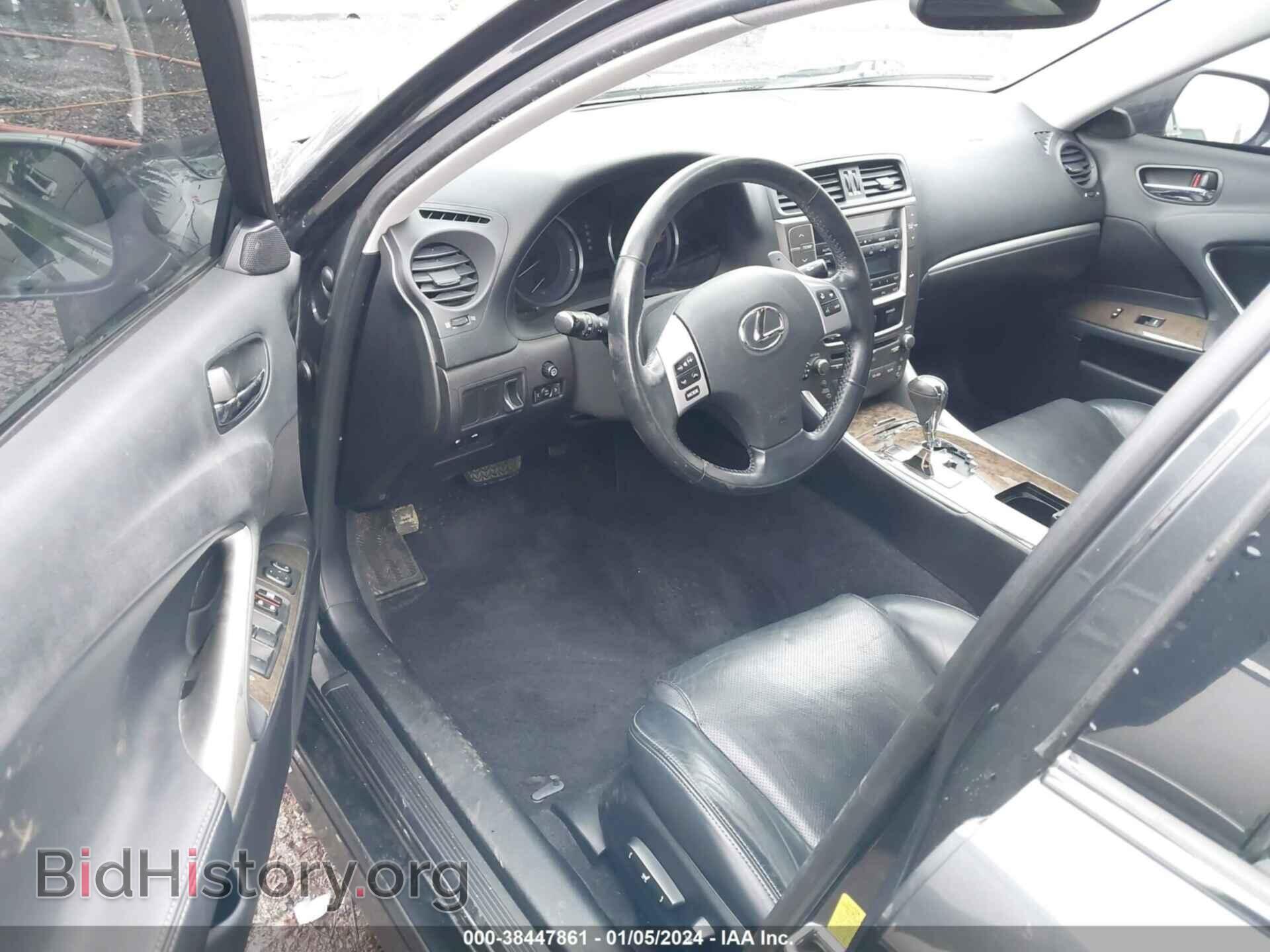 2011 LEXUS IS 250 - VIN: JTHCF5C20B5048821 - Photo 5