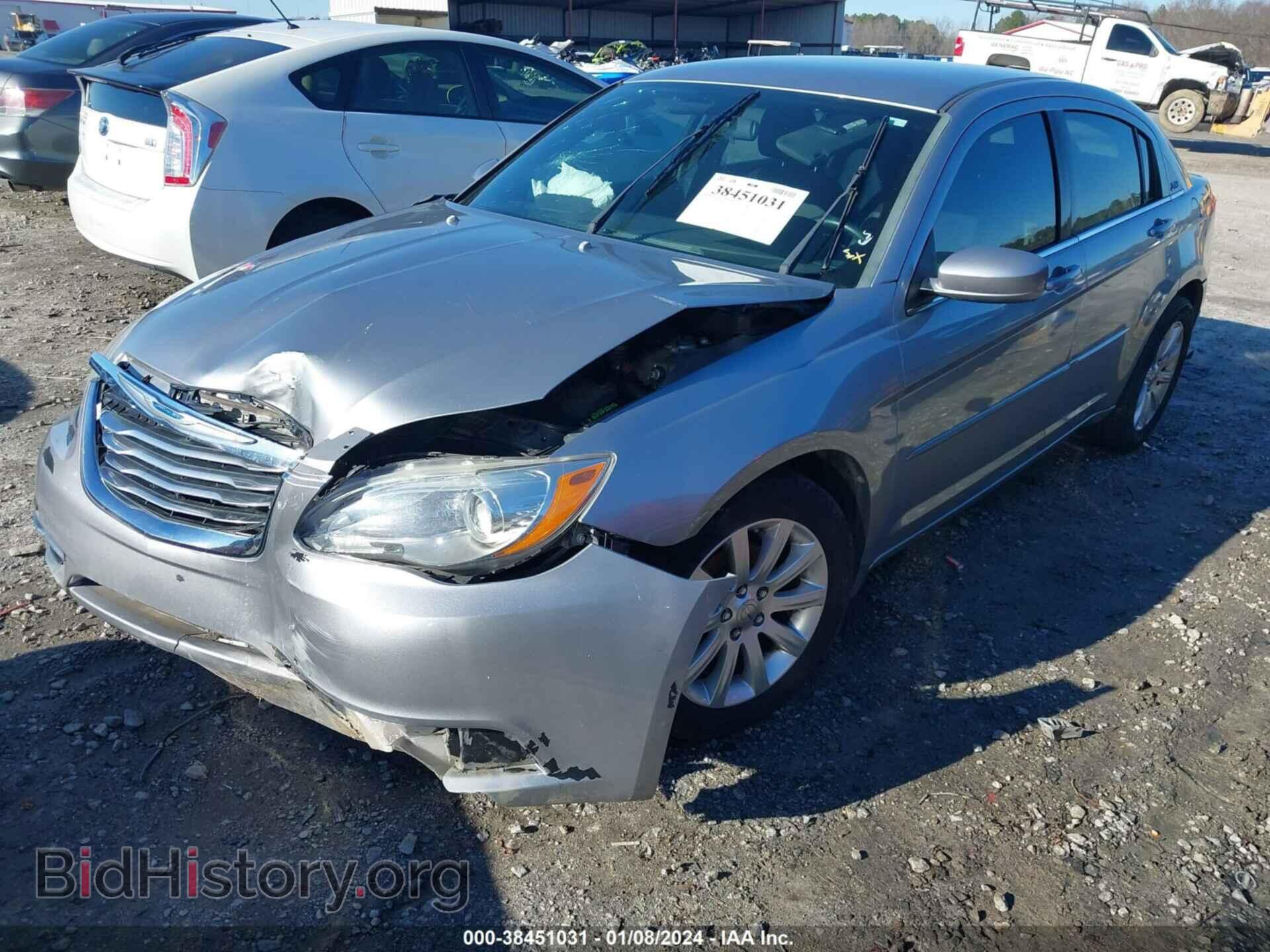 2013 CHRYSLER 200 - VIN: 1C3CCBBB7DN732816 - Photo 2