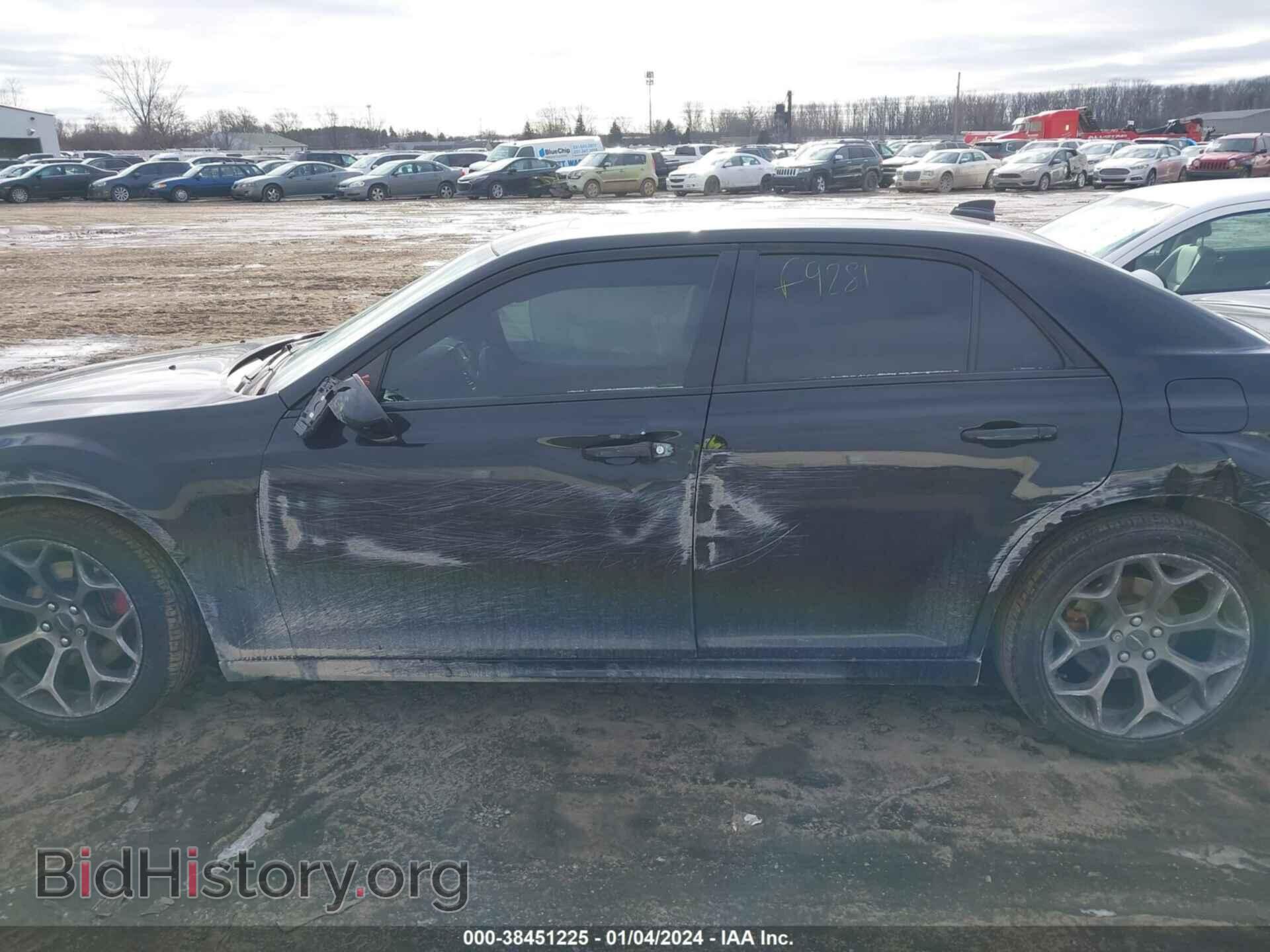 2015 CHRYSLER 300 - VIN: 2C3CCABT8FH921375 - Фото 6