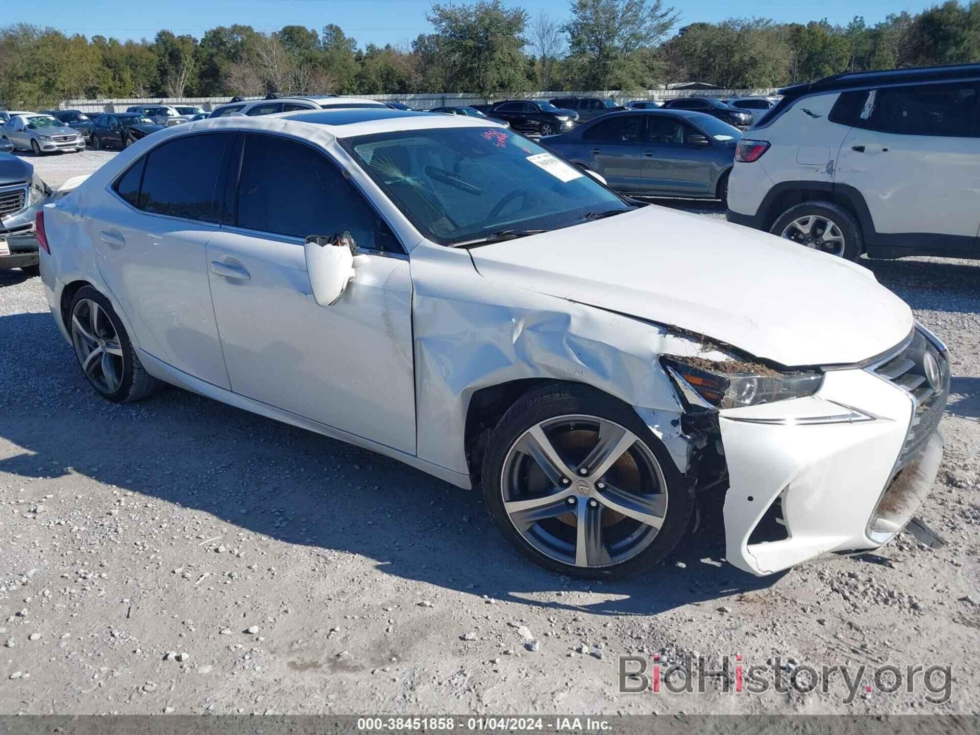 Photo JTHCM1D27H5015420 - LEXUS IS 300 2017