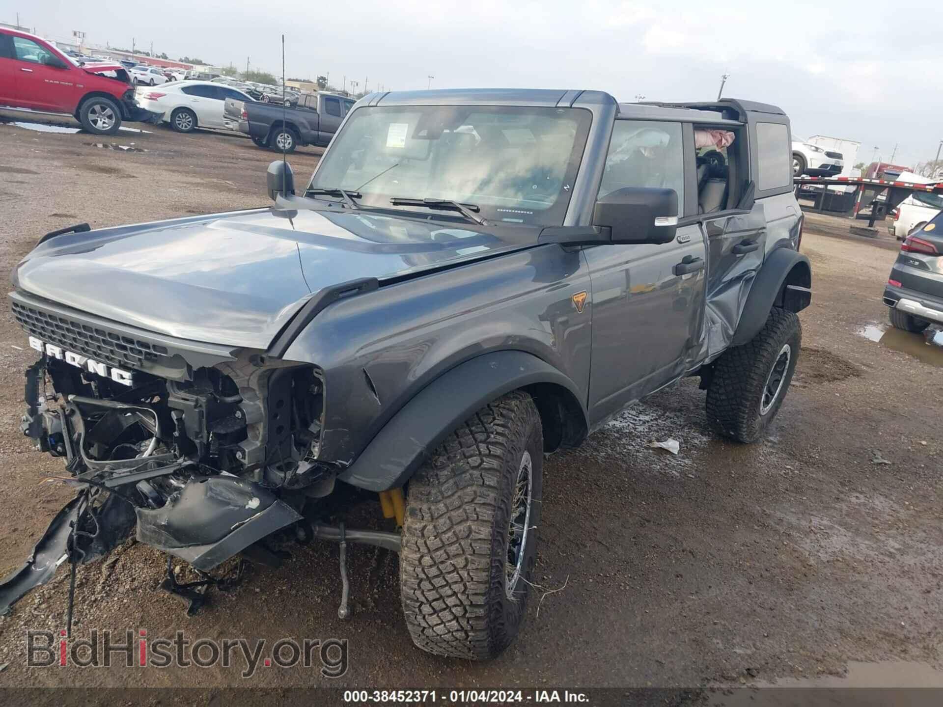 2023 FORD BRONCO - VIN: 1FMEE5DPXPLB82953 - Фото 2