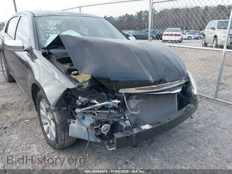 2013 Chrysler 200 (VIN 1C3CCBCG1DN555402) — photo 6 of 11