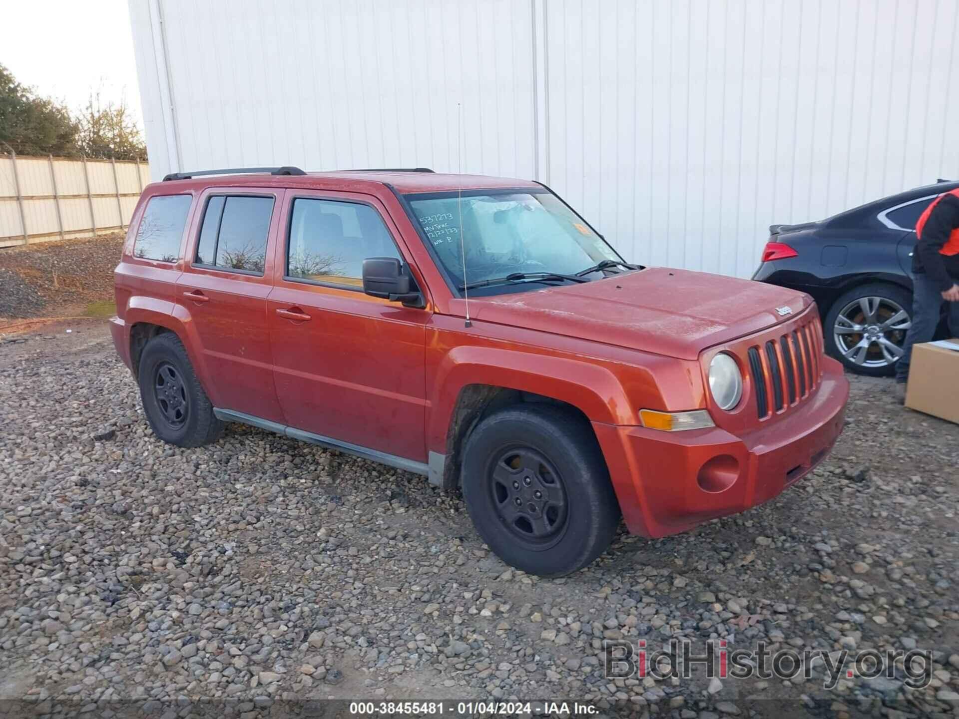 Фотография 1J4NT2GA6AD537273 - JEEP PATRIOT 2010