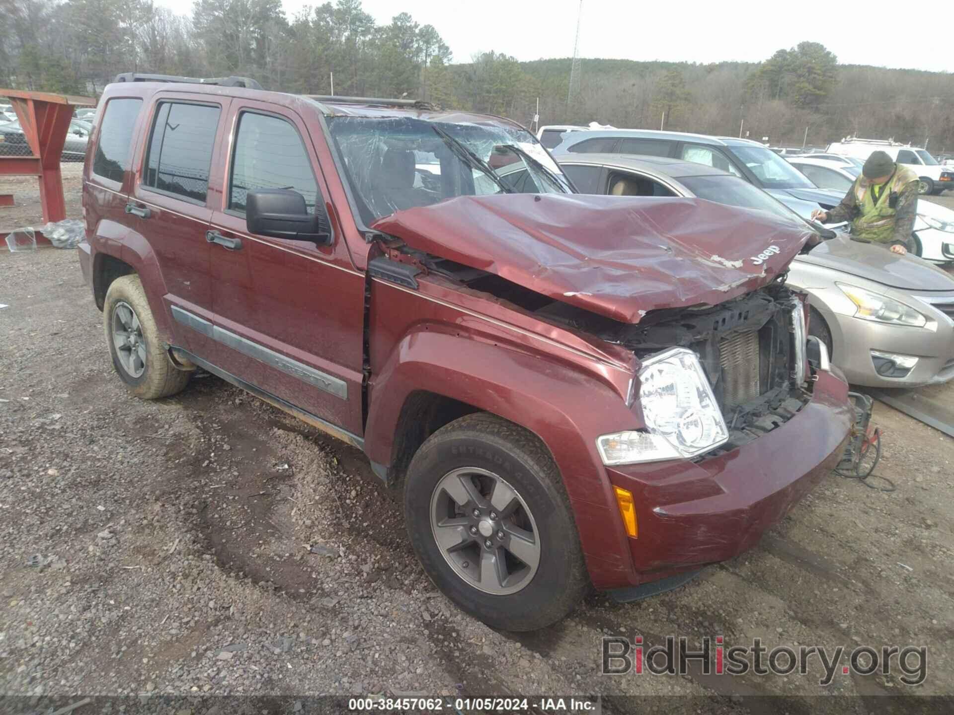 Photo 1J8GP28KX8W134737 - JEEP LIBERTY 2008