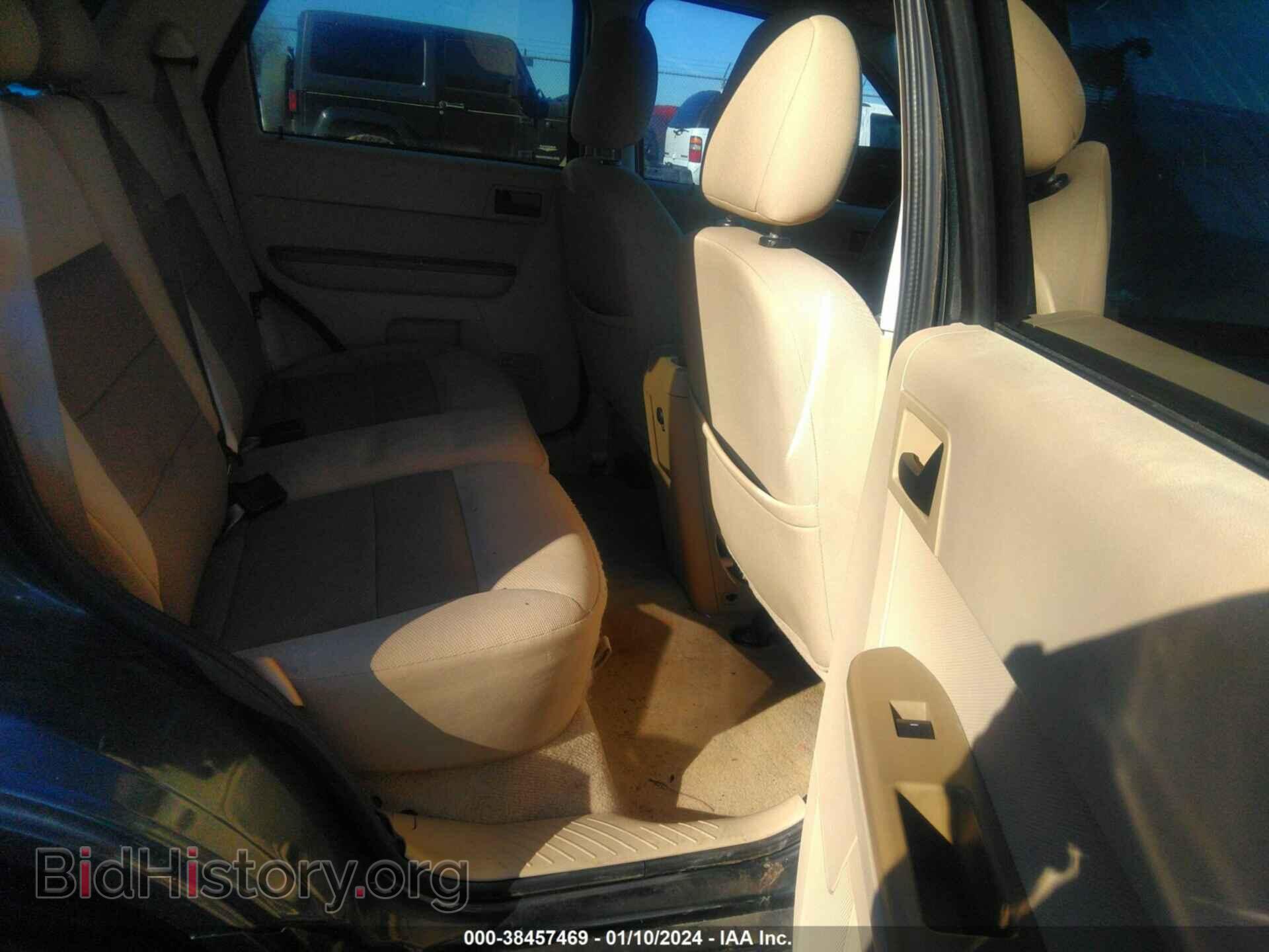 2008 FORD ESCAPE - VIN: 1FMCU03138KA16923 - Фото 8