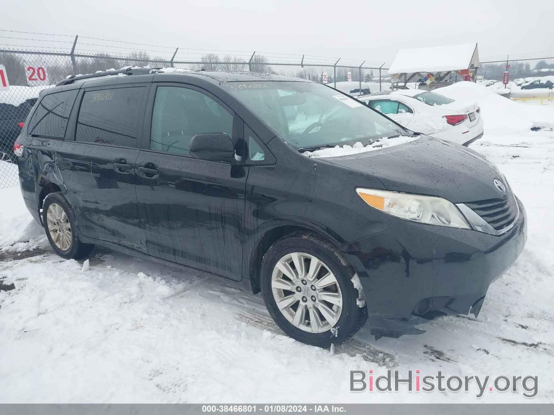 Photo 5TDKK3DC4DS324743 - TOYOTA SIENNA 2013