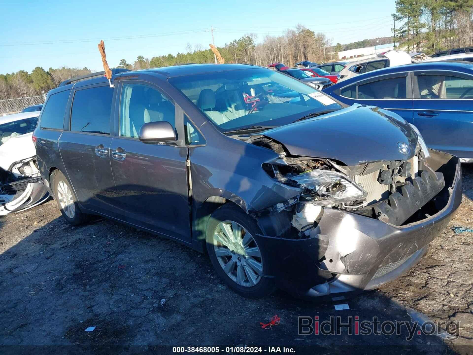 Photo 5TDDK3DC1CS043507 - TOYOTA SIENNA 2012