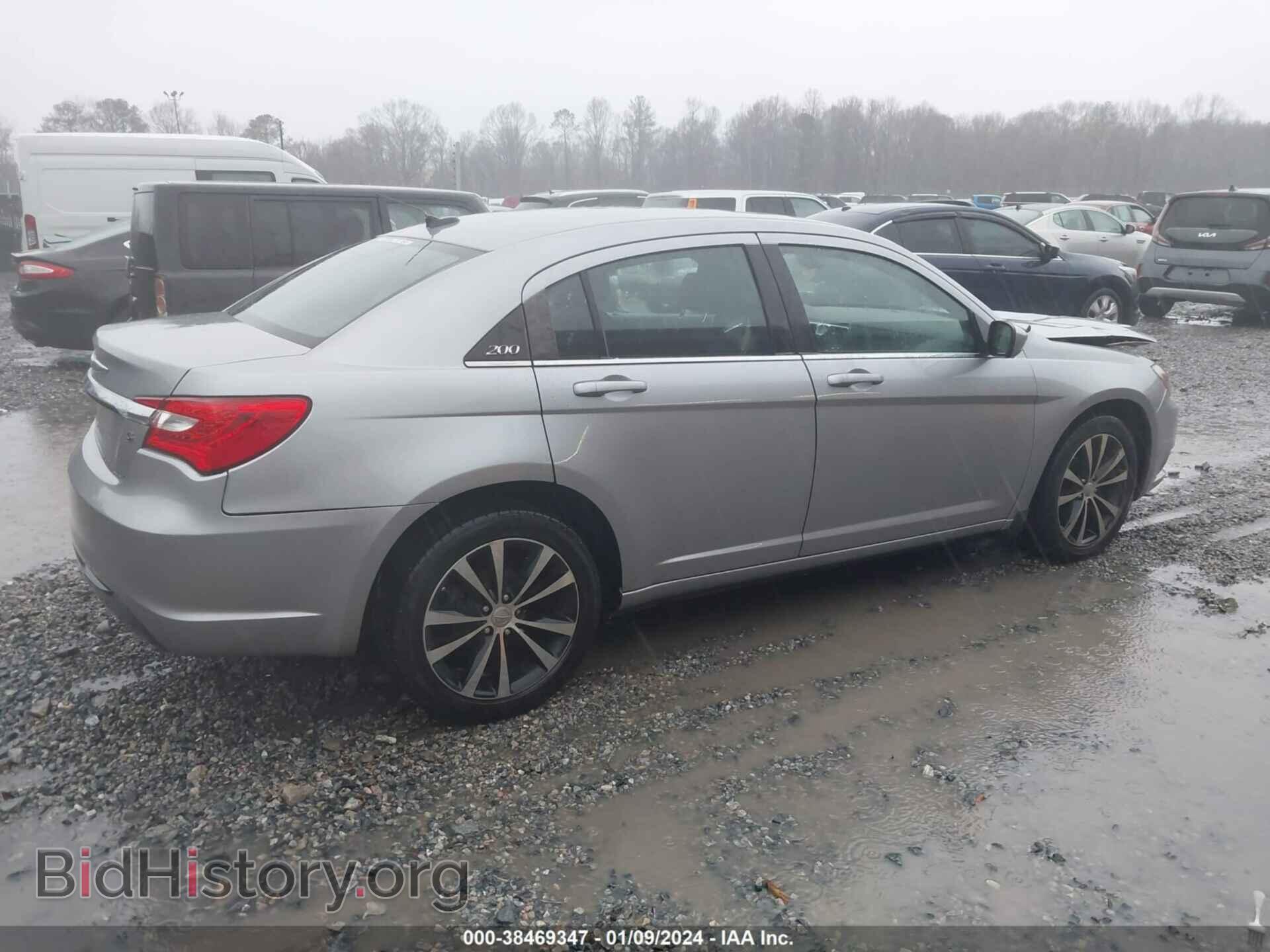 2013 CHRYSLER 200 - VIN: 1C3CCBBB1DN525418 - Фото 4