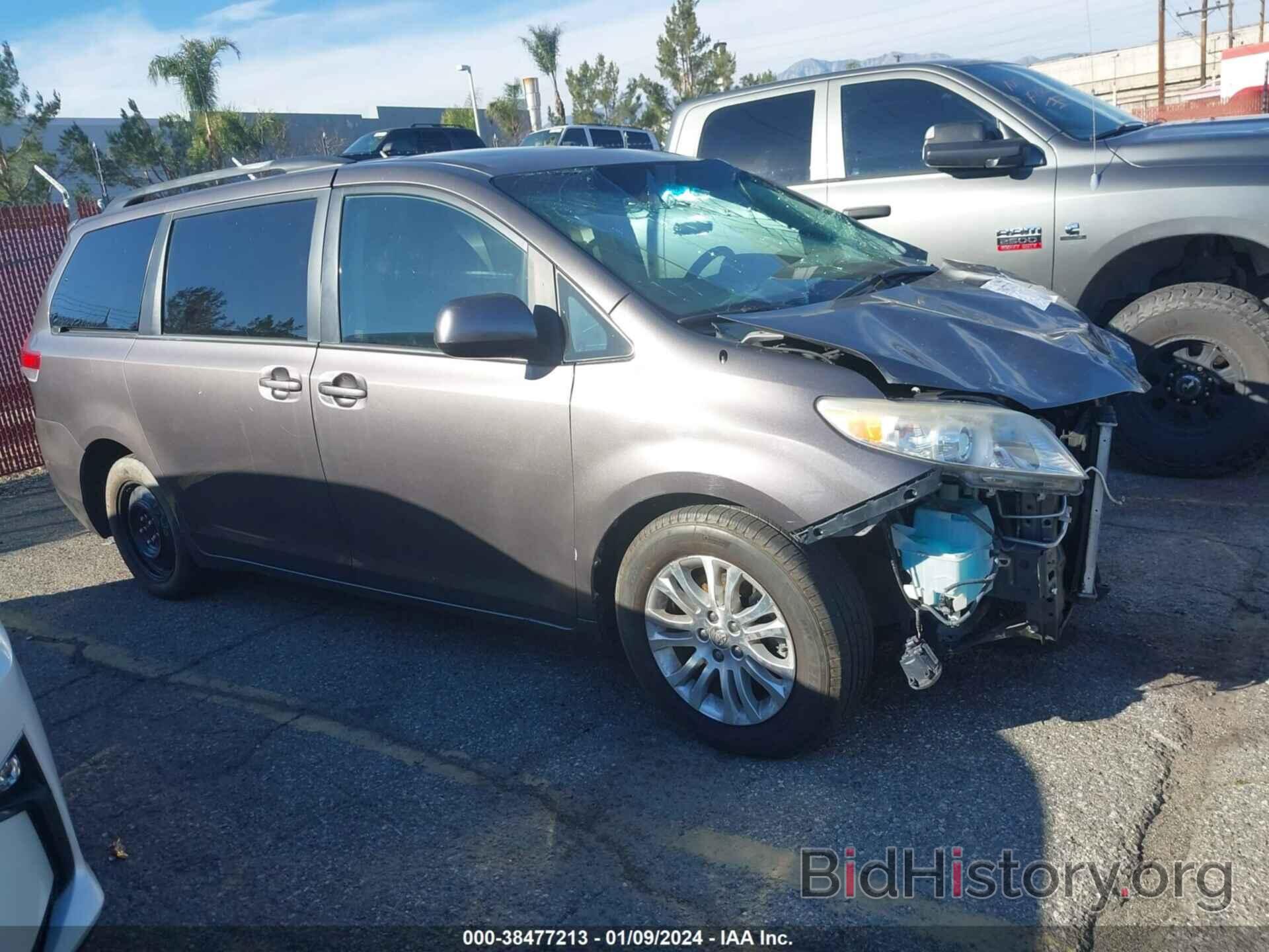 Photo 5TDYK3DC4DS321559 - TOYOTA SIENNA 2013