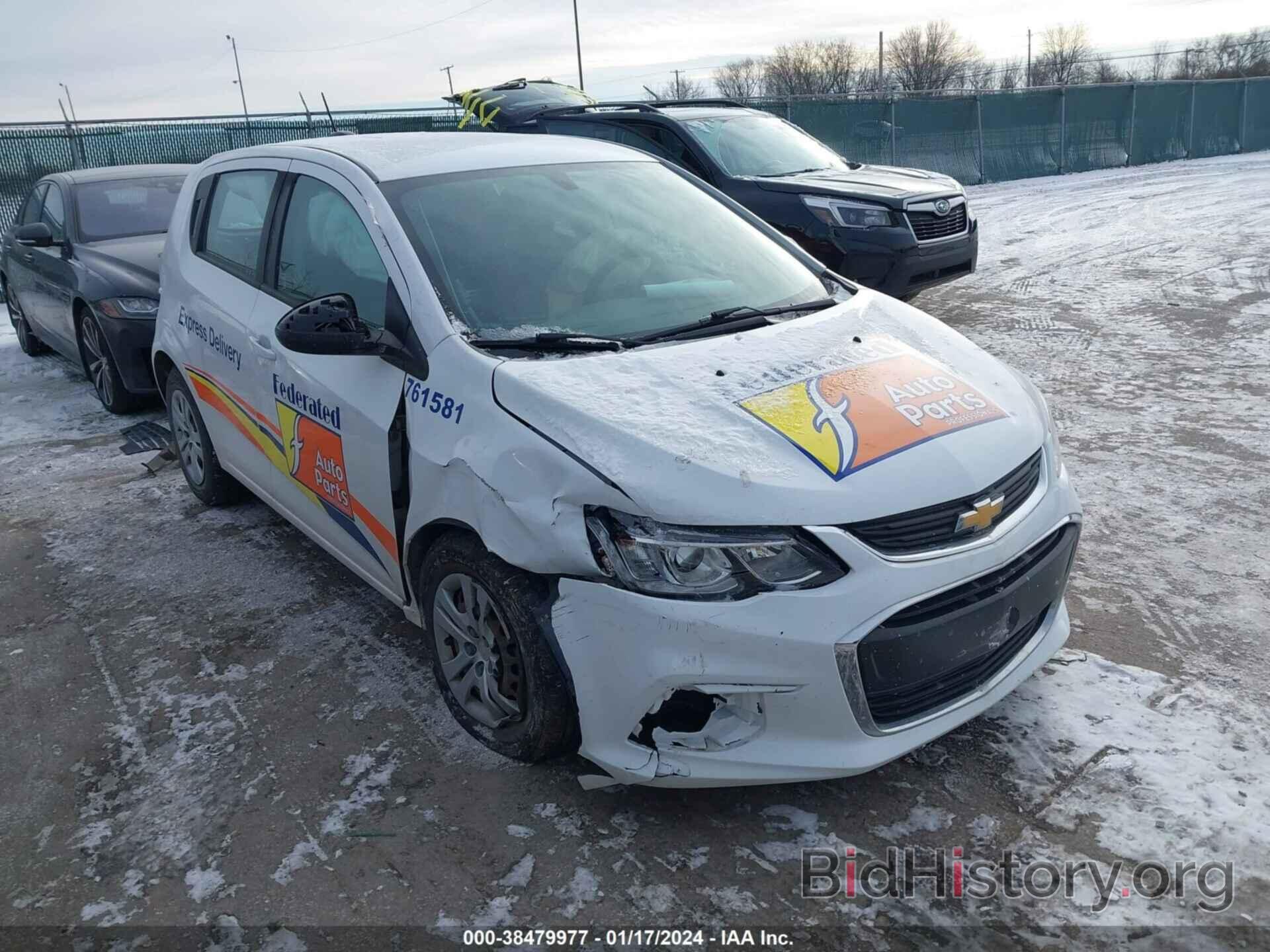 Photo 1G1JG6SH0J4108207 - CHEVROLET SONIC 2018