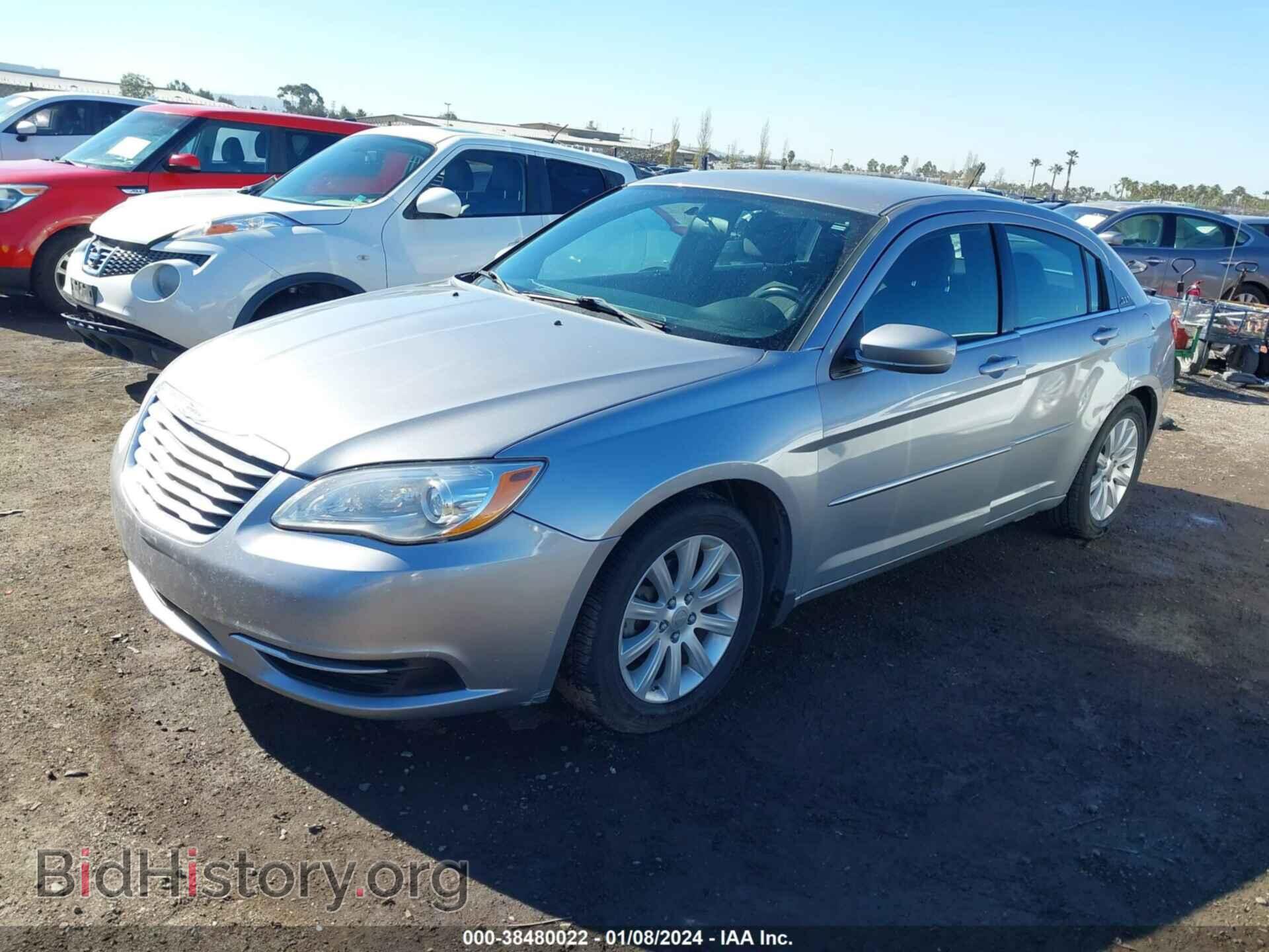 2013 CHRYSLER 200 - VIN: 1C3CCBBB5DN635744 - Фото 2