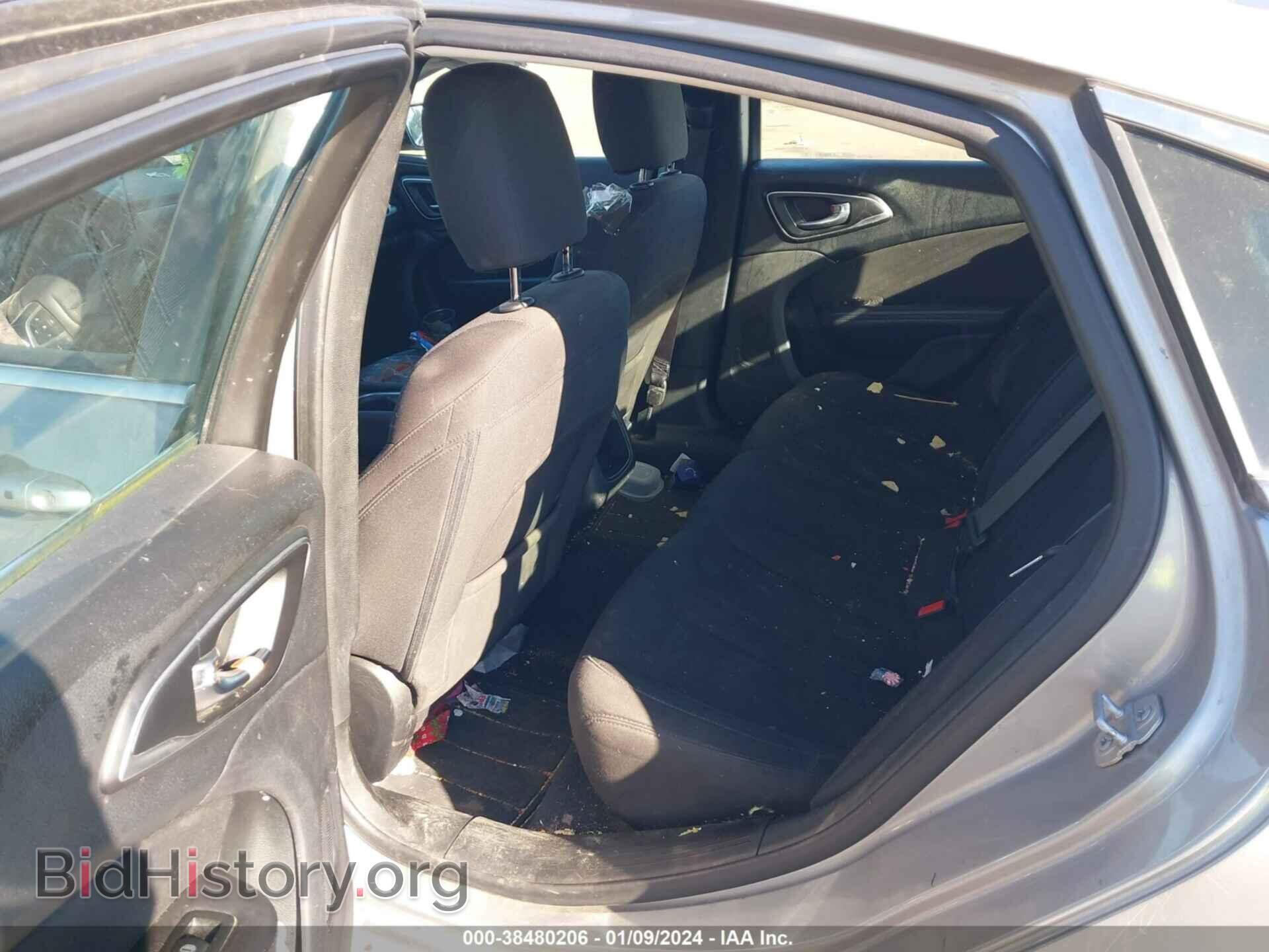 2015 CHRYSLER 200 - VIN: 1C3CCCAB3FN587560 - Фото 8