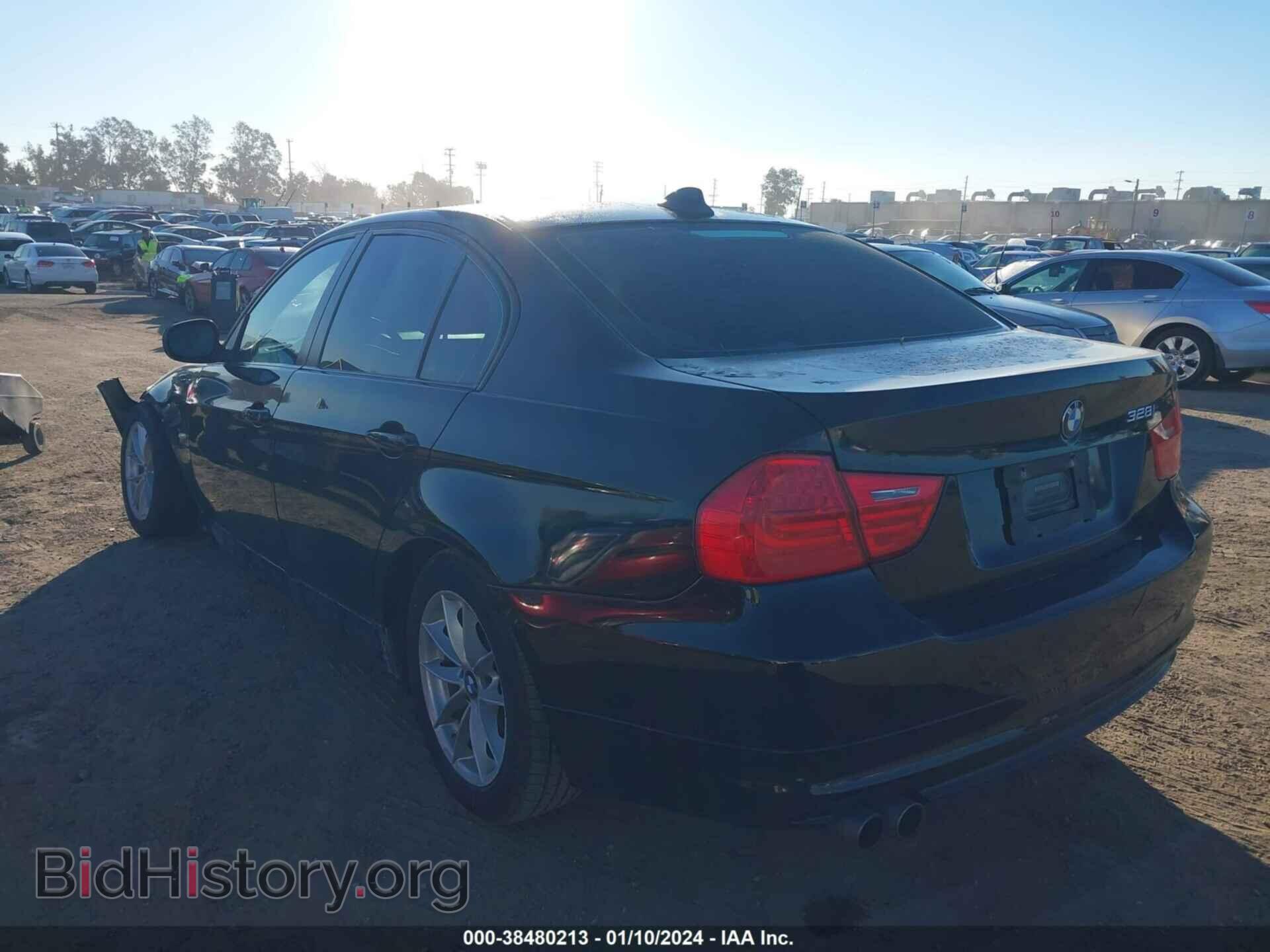 2010 BMW 328I - VIN: WBAPH5G57ANM35816 - Фото 3