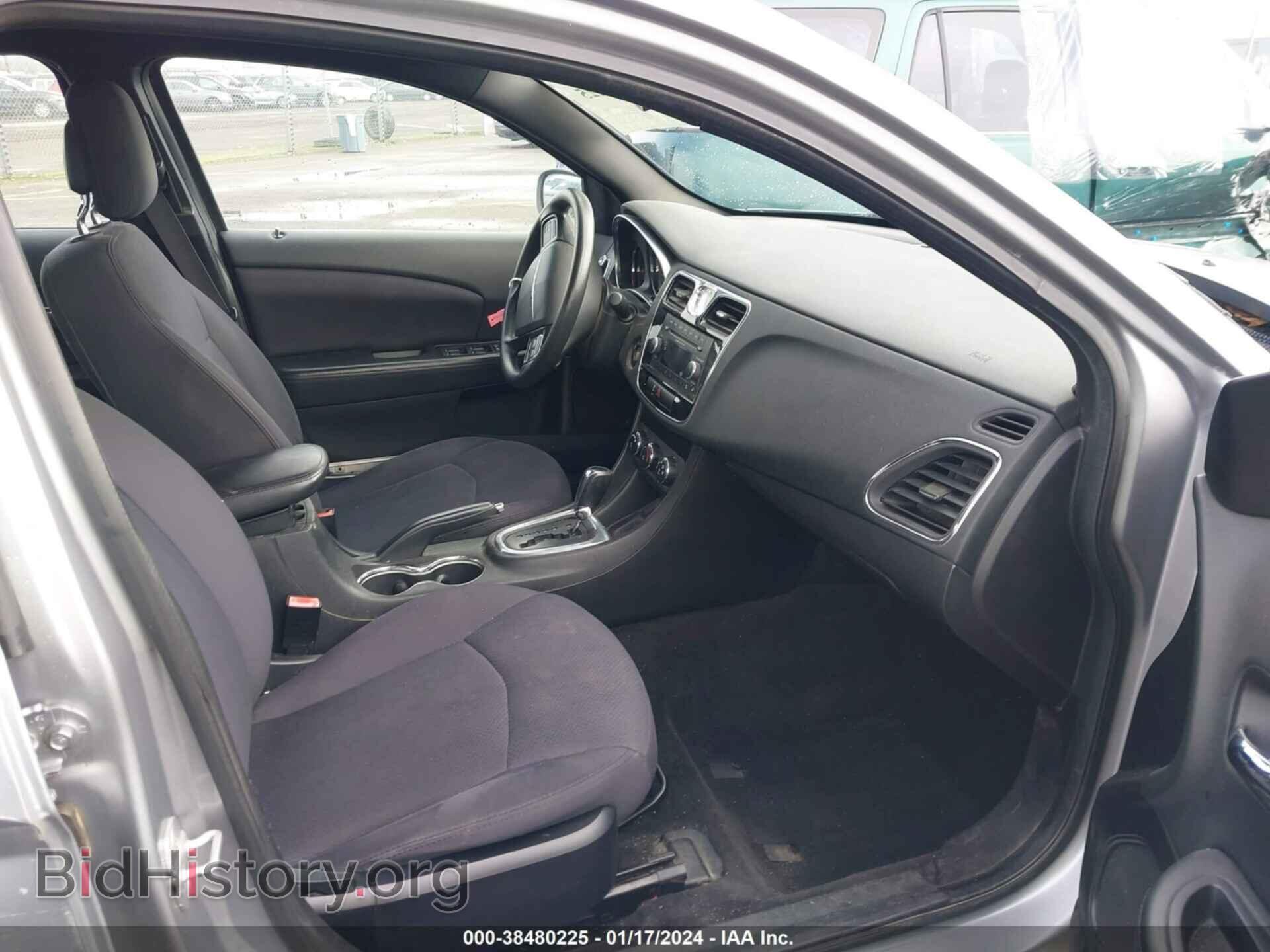2013 CHRYSLER 200 - VIN: 1C3CCBAB8DN647940 - Photo 5