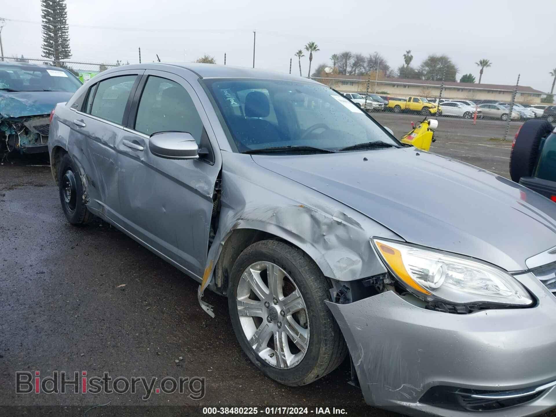 2013 CHRYSLER 200 - VIN: 1C3CCBAB8DN647940 - Photo 6