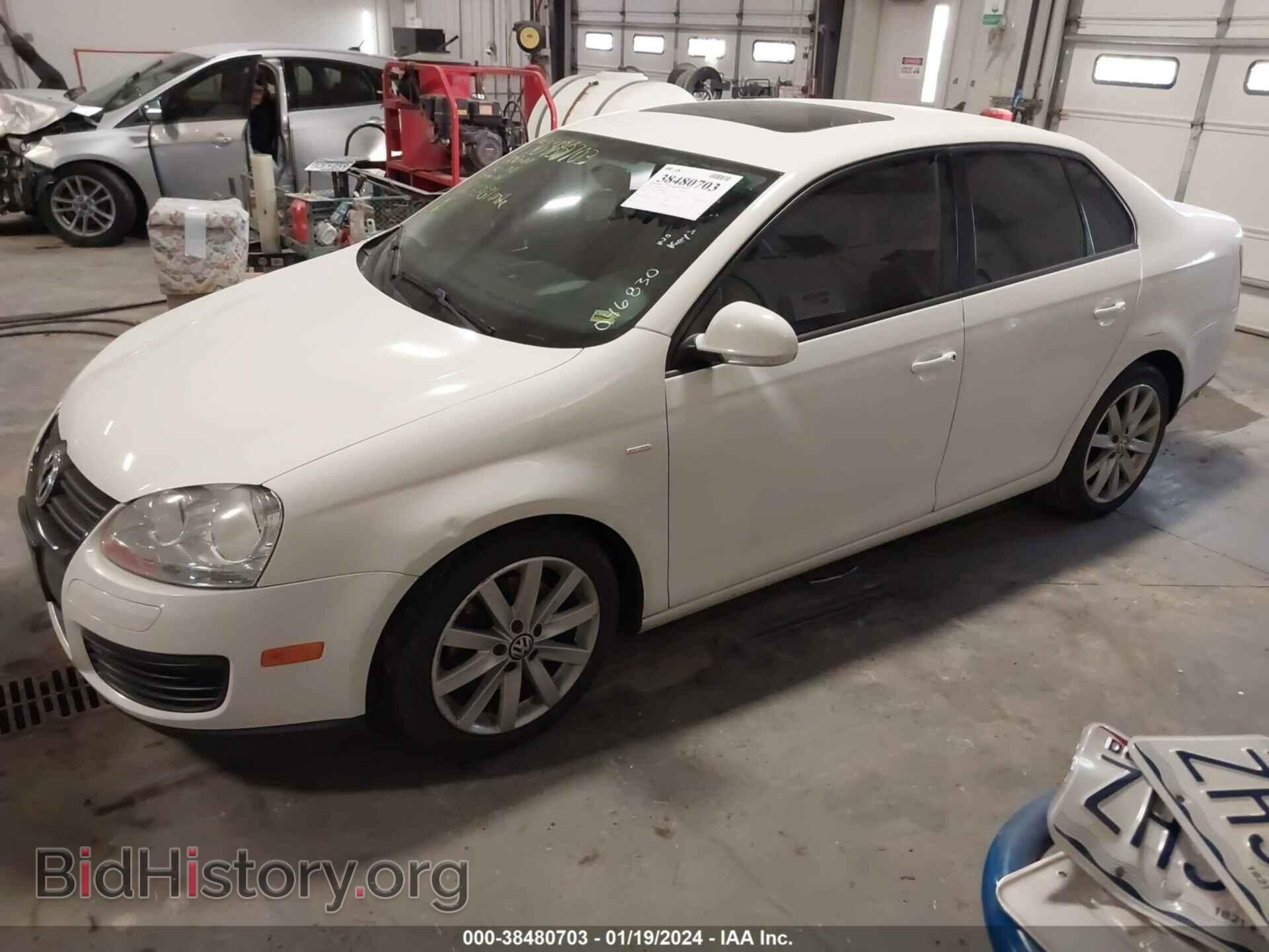 2010 VOLKSWAGEN JETTA - VIN: 3VWRA7AJ5AM046830 - Фото 2