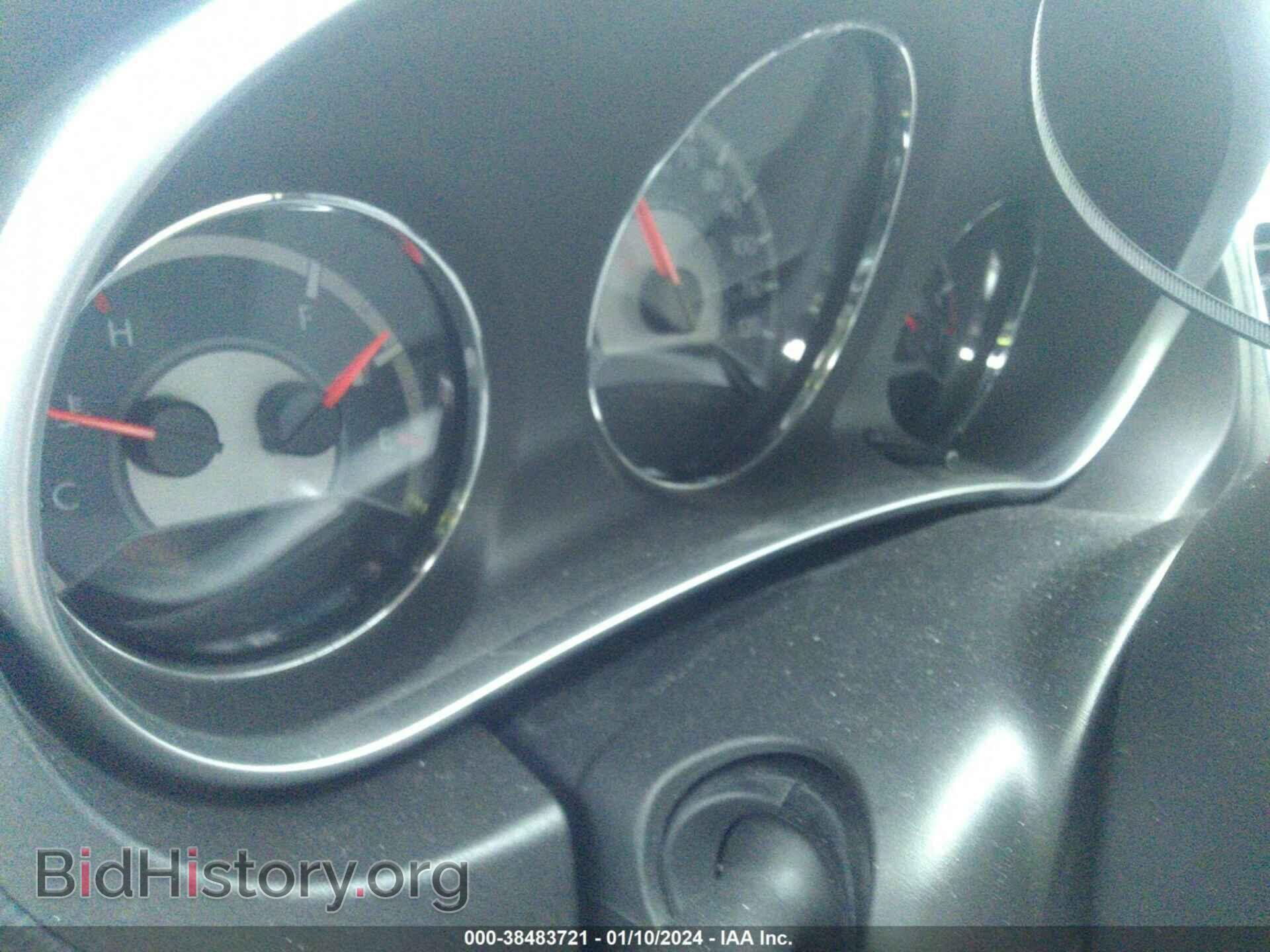 2011 CHRYSLER 200 - VIN: 1C3BC2EG2BN576832 - Фото 7