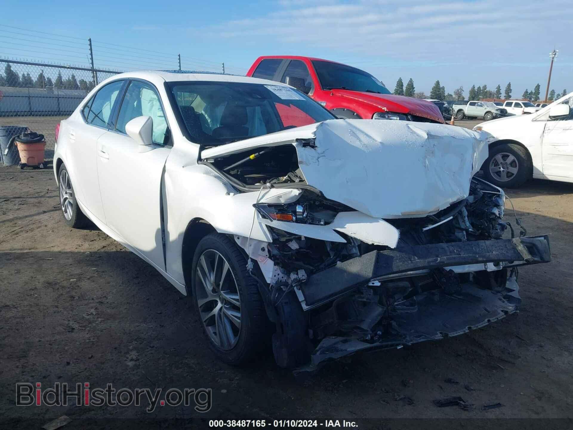 Photo JTHBA1D28K5093135 - LEXUS IS 300 2019