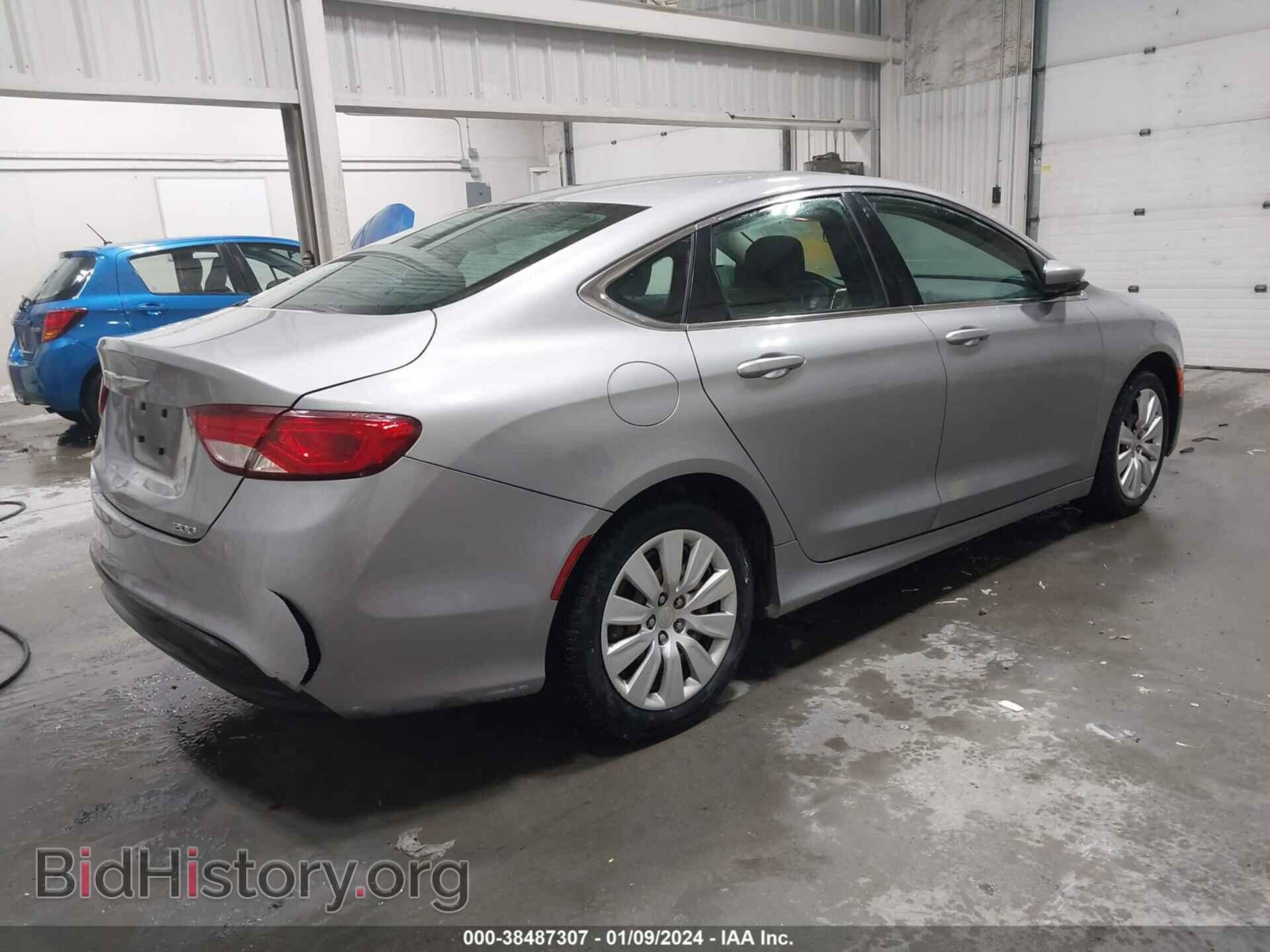 2015 CHRYSLER 200 - VIN: 1C3CCCFB5FN560708 - Фото 4